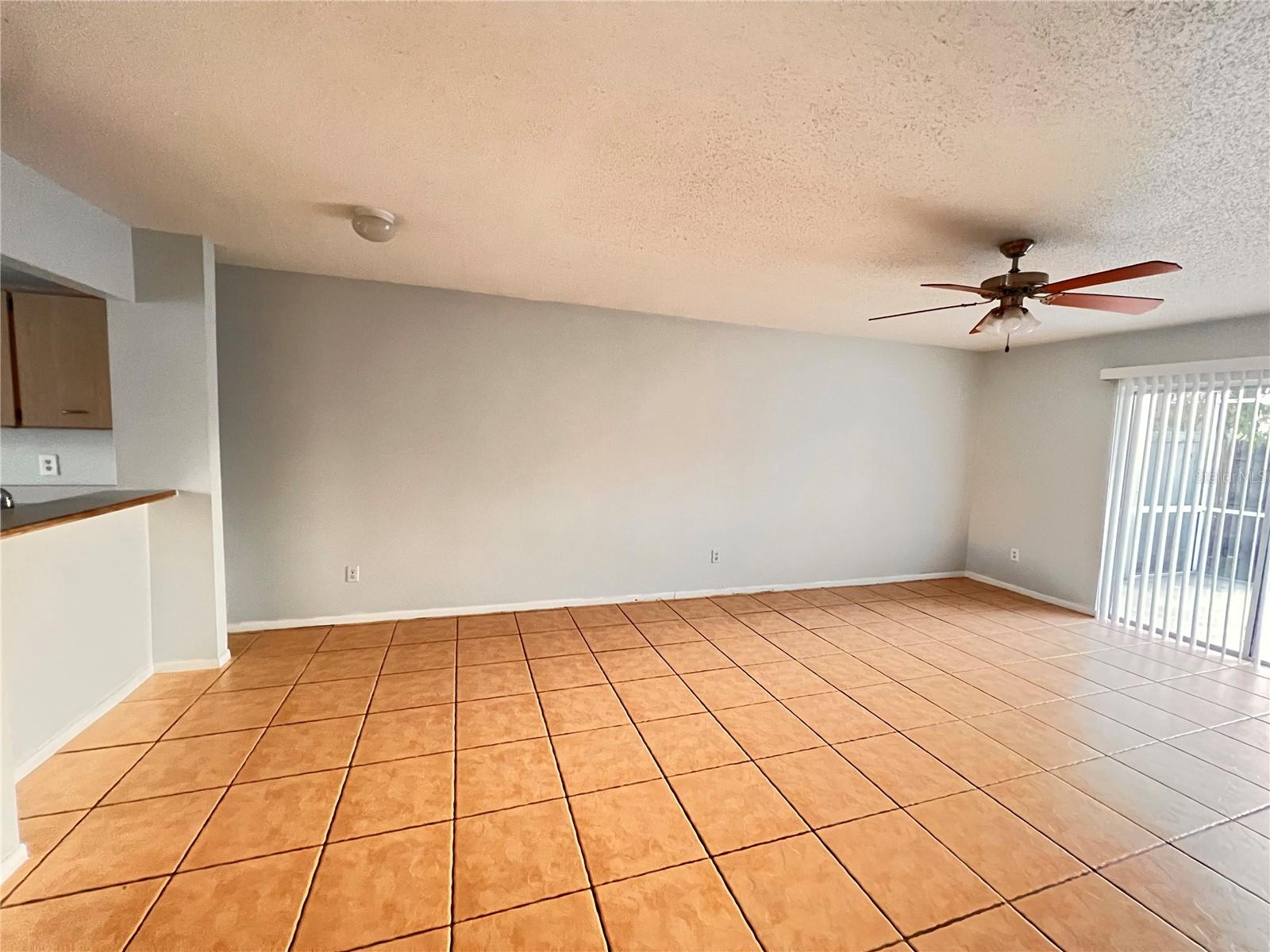 INDIAN WELLS UNIT 05 - Residential Lease