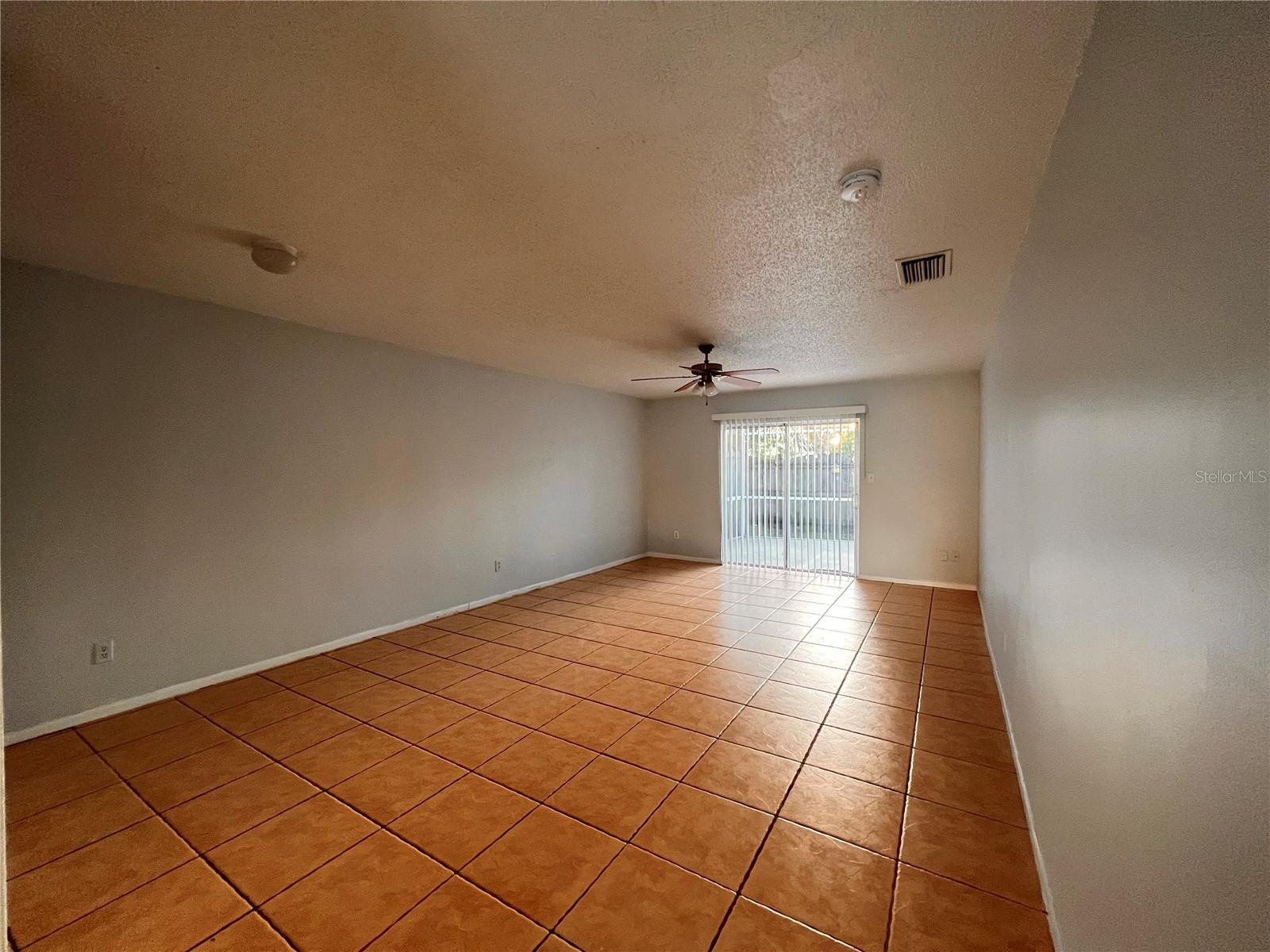 INDIAN WELLS UNIT 05 - Residential Lease