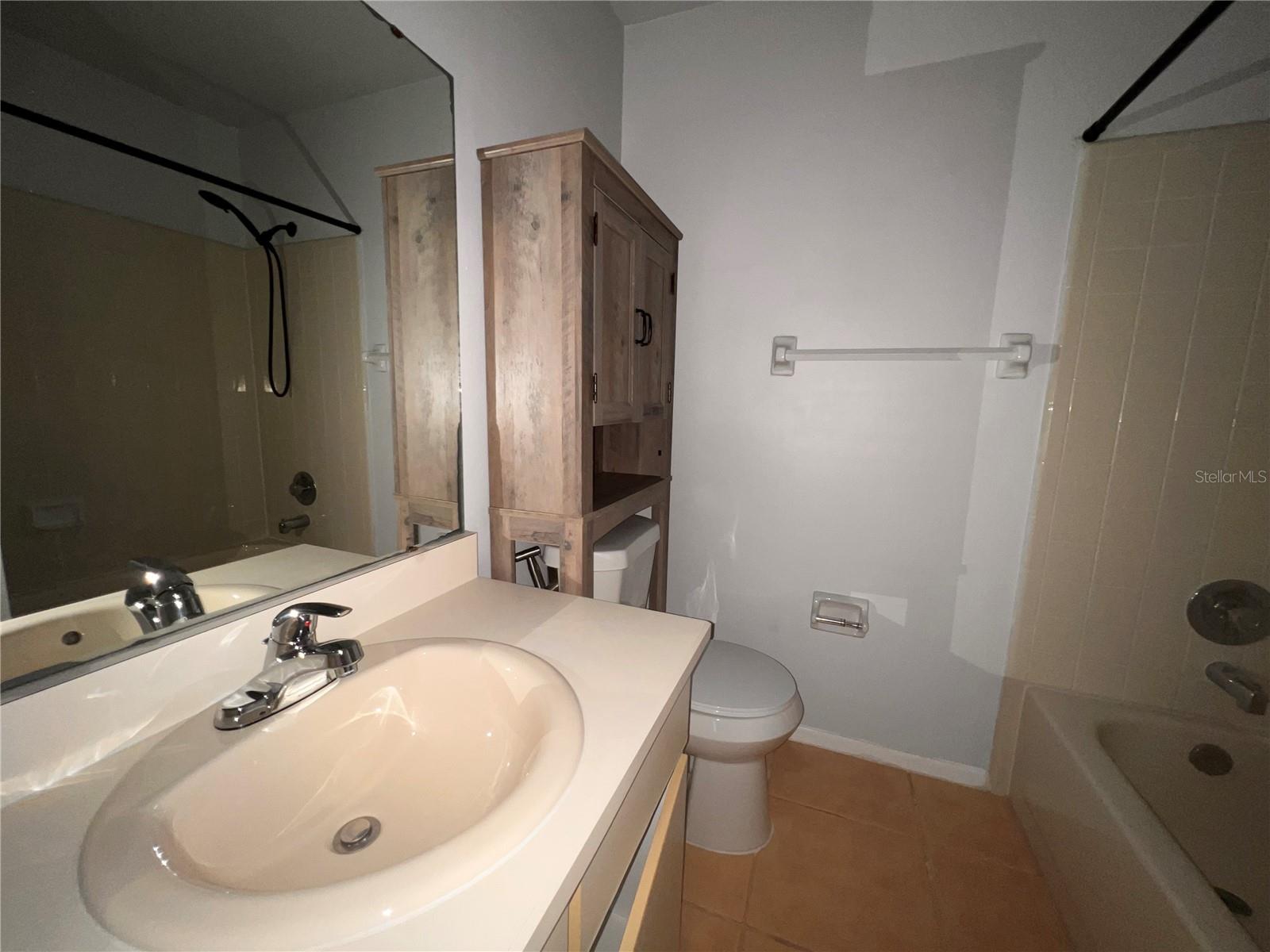 INDIAN WELLS UNIT 05 - Residential Lease