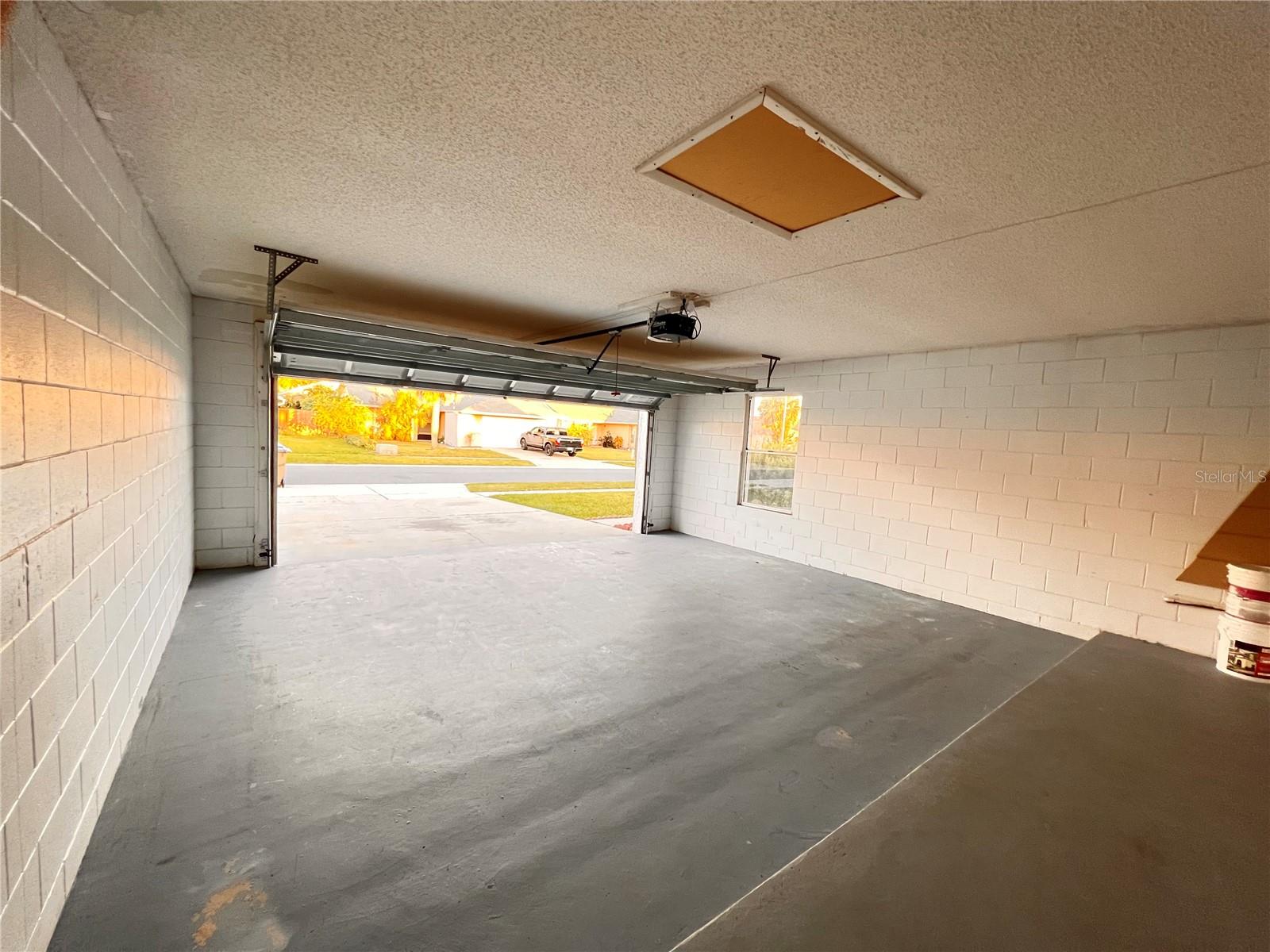 INDIAN WELLS UNIT 05 - Residential Lease