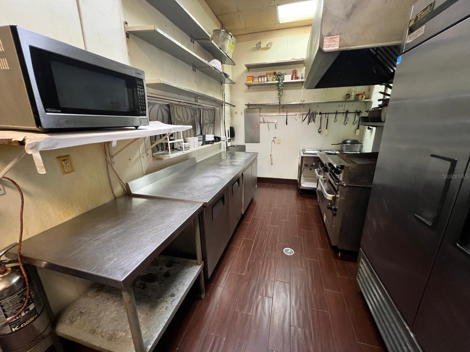 RIVERSIDE - Commercial Lease