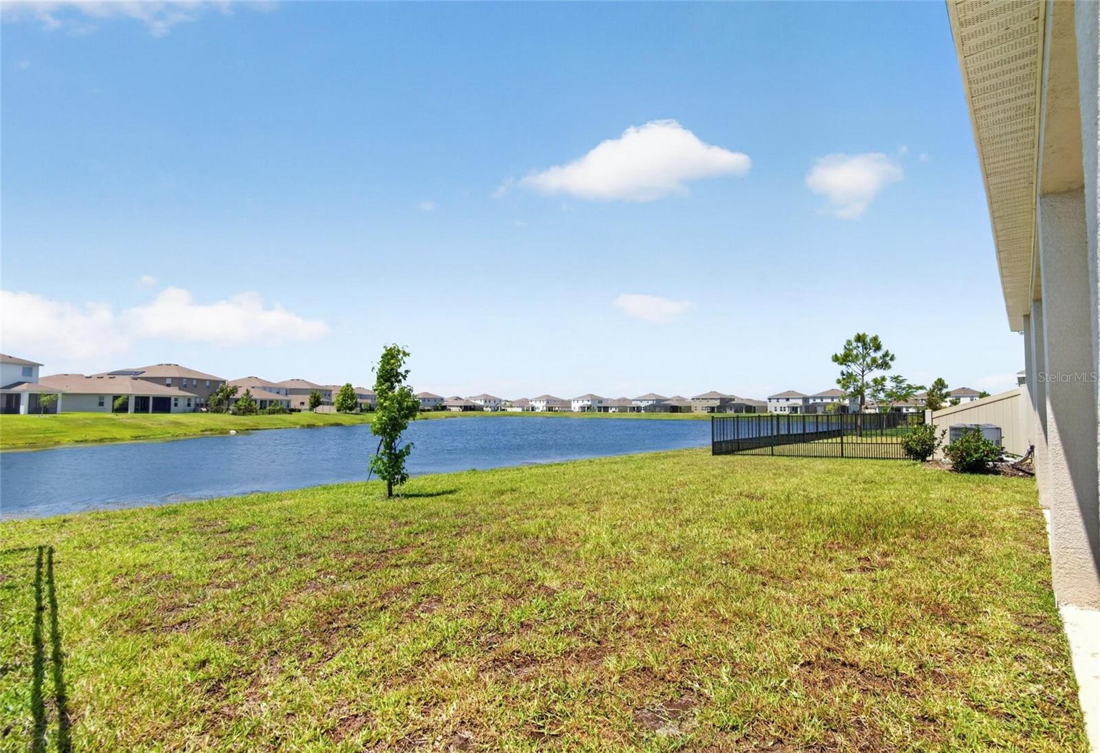 MANGROVE MANOR PH 1 - Residential Lease