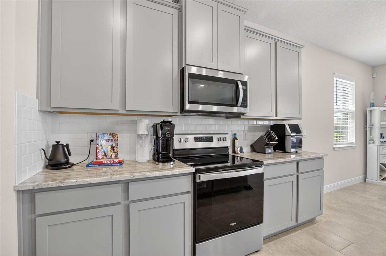MANGROVE MANOR PH 1 - Residential Lease