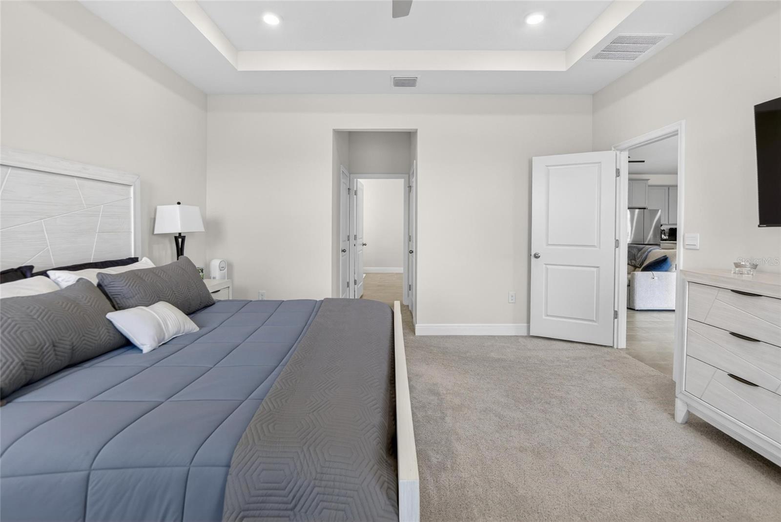 MANGROVE MANOR PH 1 - Residential Lease