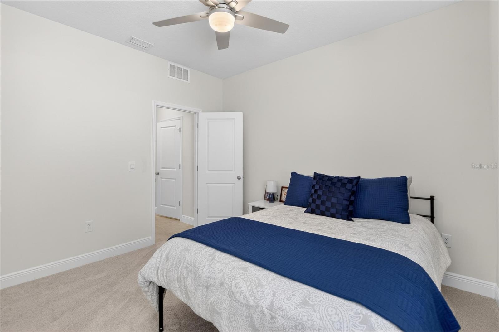 MANGROVE MANOR PH 1 - Residential Lease
