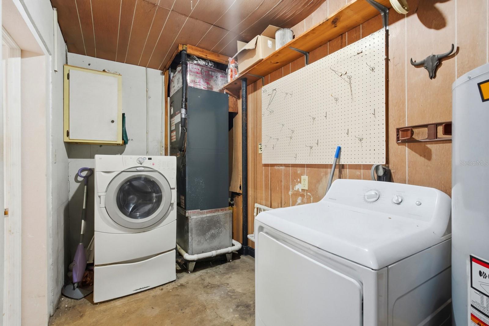 COUNTRY CLUB HEIGHTS - Residential