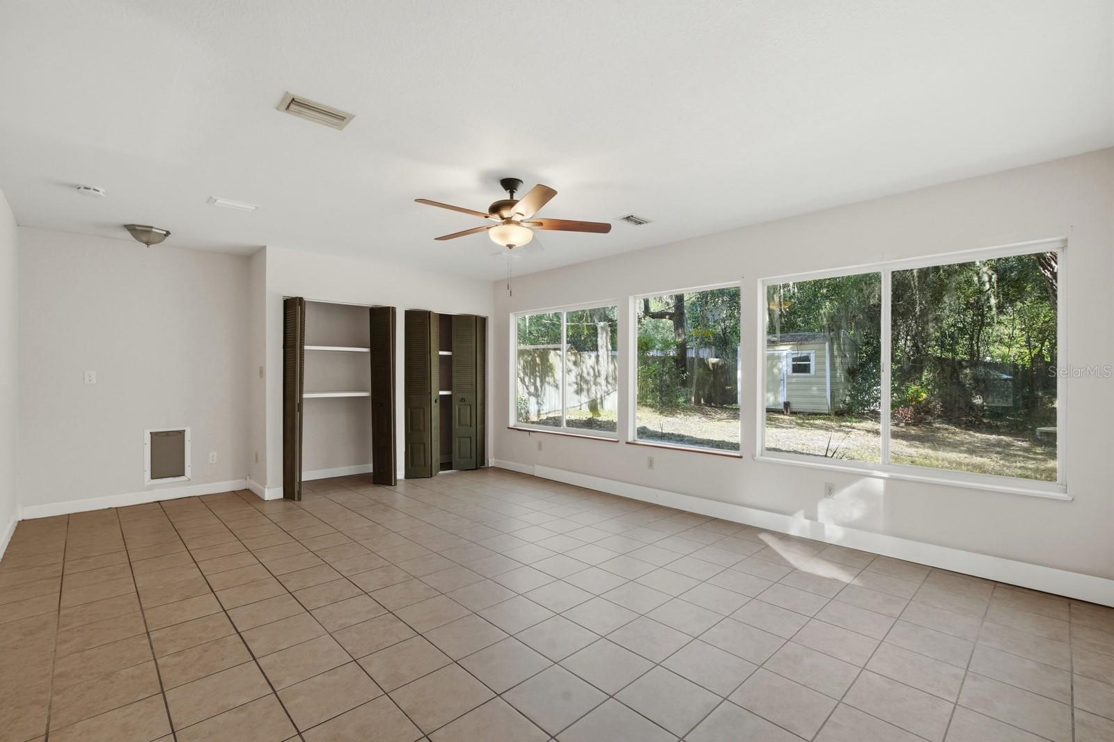 COUNTRY CLUB HEIGHTS - Residential