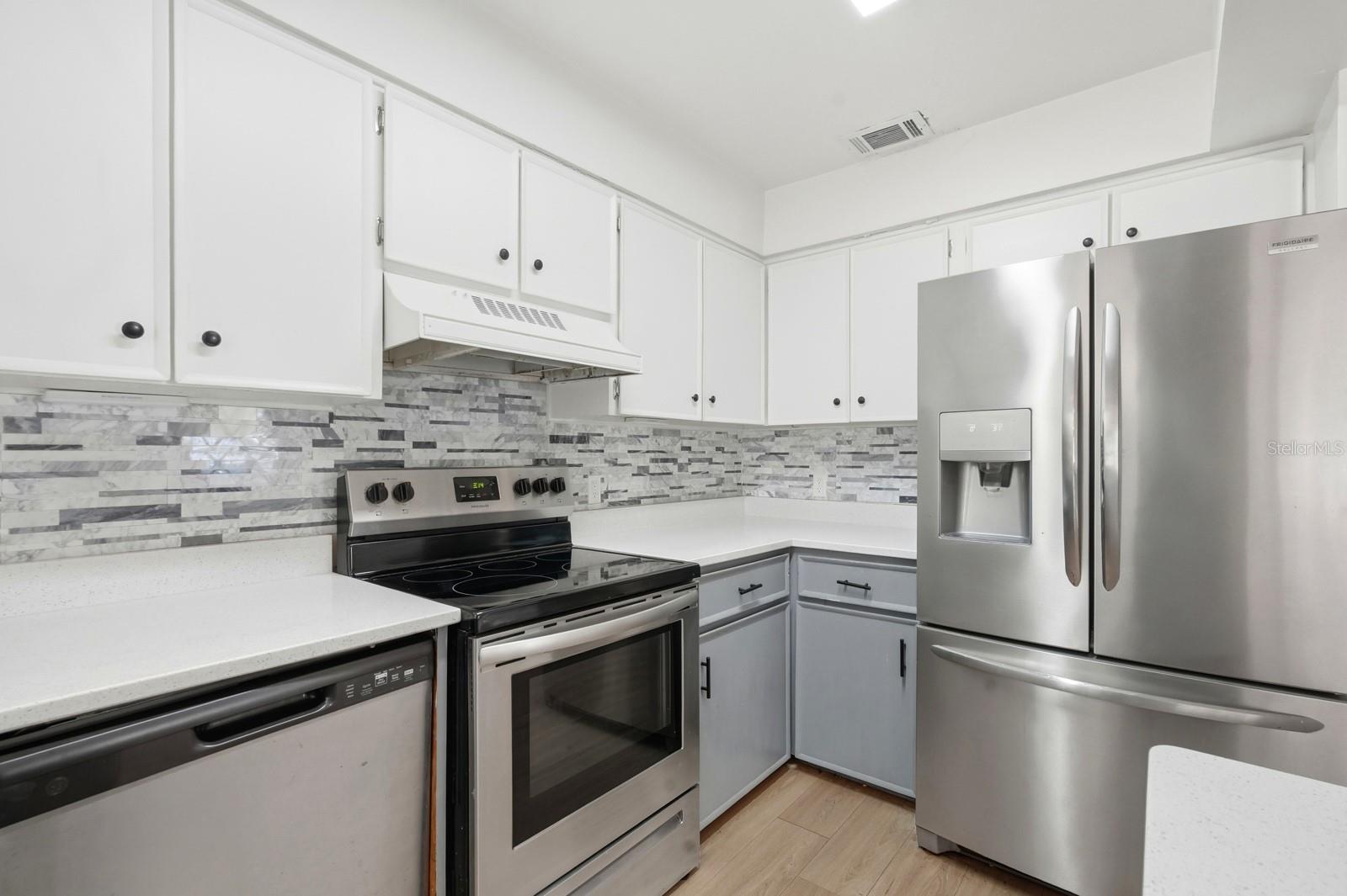 COUNTRY CLUB HEIGHTS - Residential