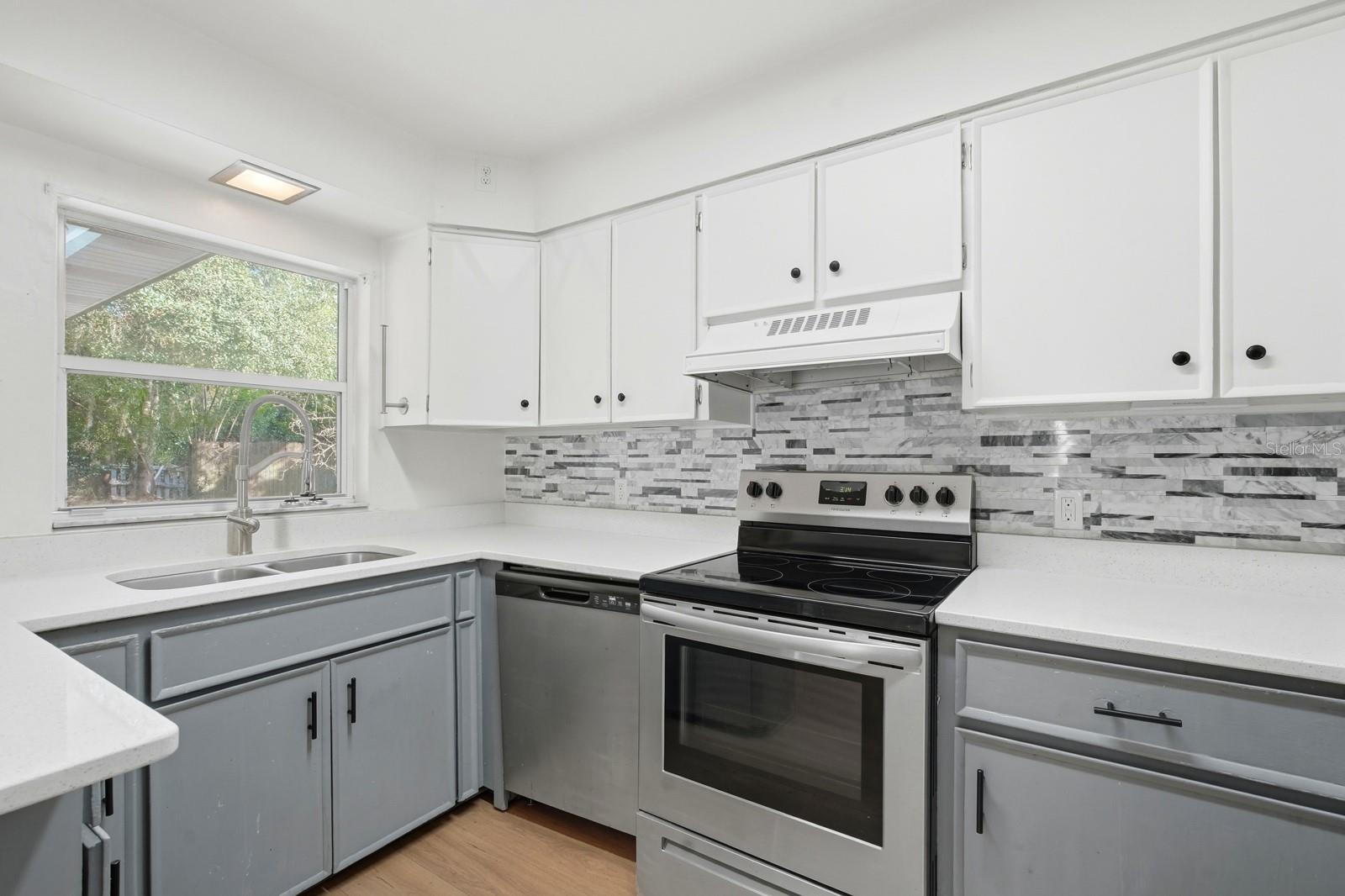 COUNTRY CLUB HEIGHTS - Residential