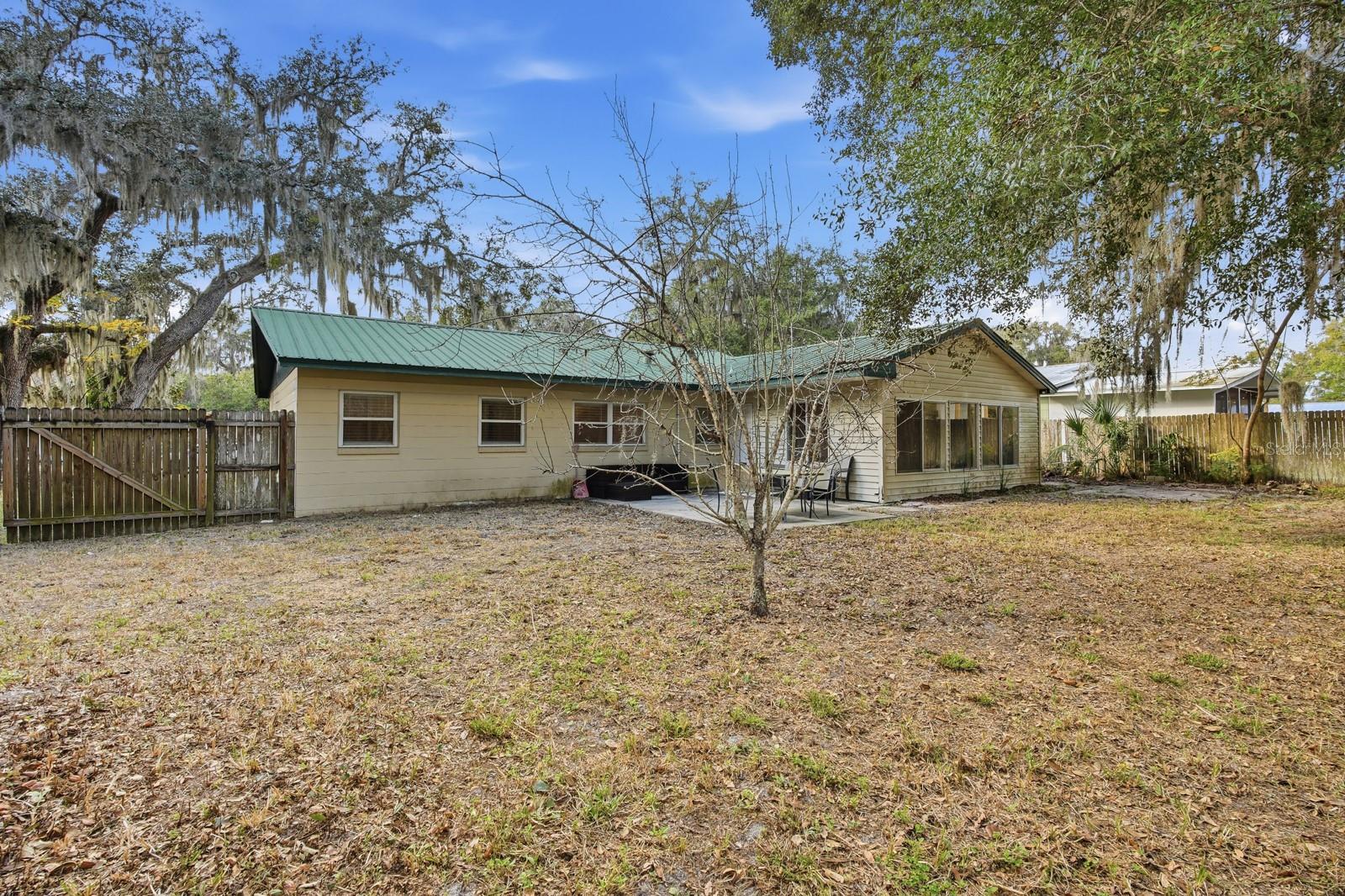 COUNTRY CLUB HEIGHTS - Residential