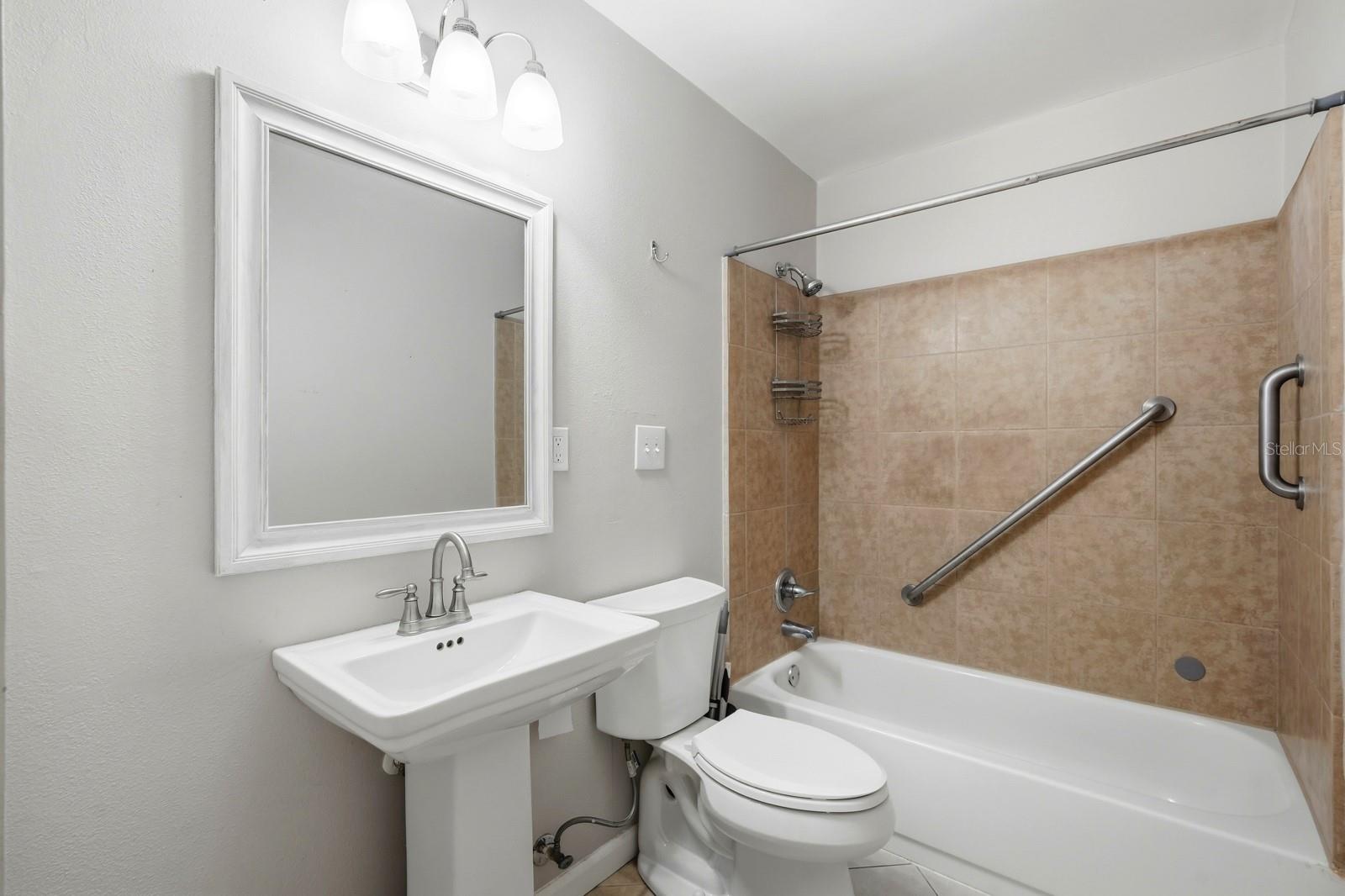 COUNTRY CLUB HEIGHTS - Residential