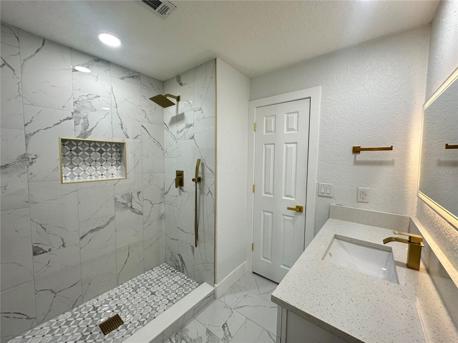 THE GROVES NORTH - Residential