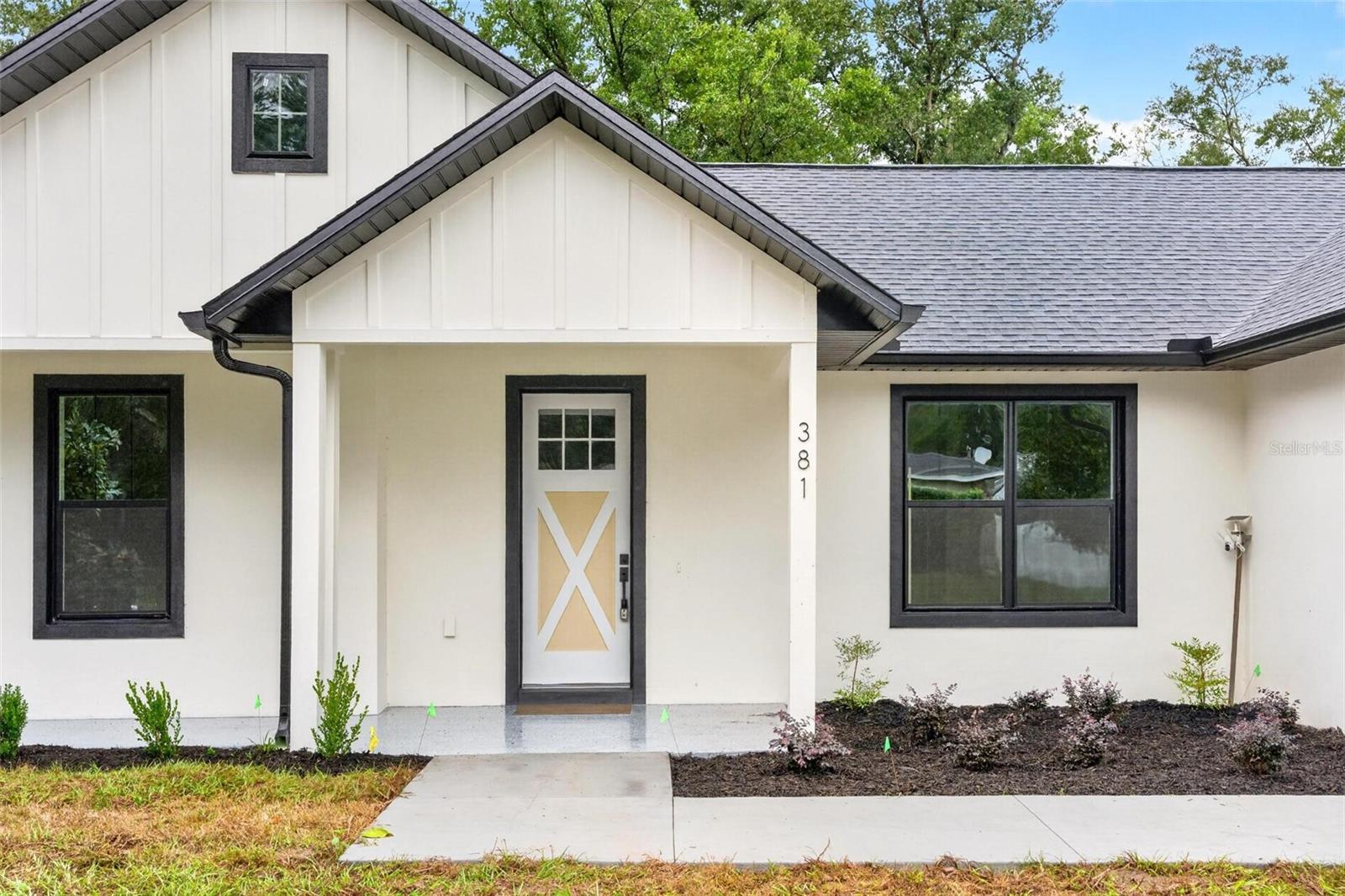 381 CARRIAGE LANE