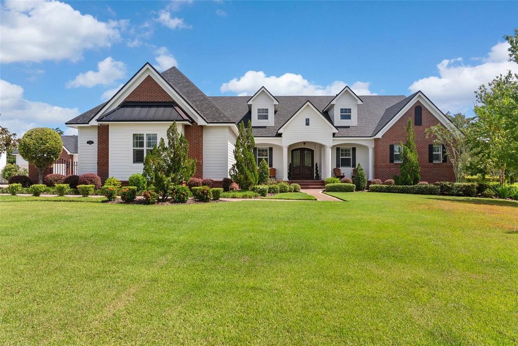 Photo of 10705 Crane Hill Court, Thonotosassa, FL 33592 (MLS # TB8429738)