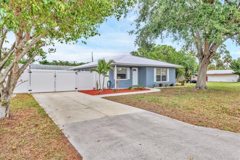 Photo of 2715 52nd Avenue Terrace W, Bradenton, FL 34207 (MLS # A4647341)