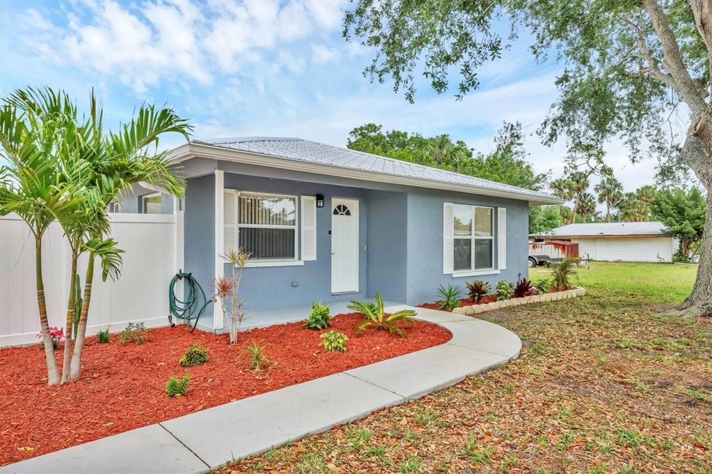 Photo of 2715 52nd Avenue Terrace W, Bradenton, FL 34207 (MLS # A4647341)