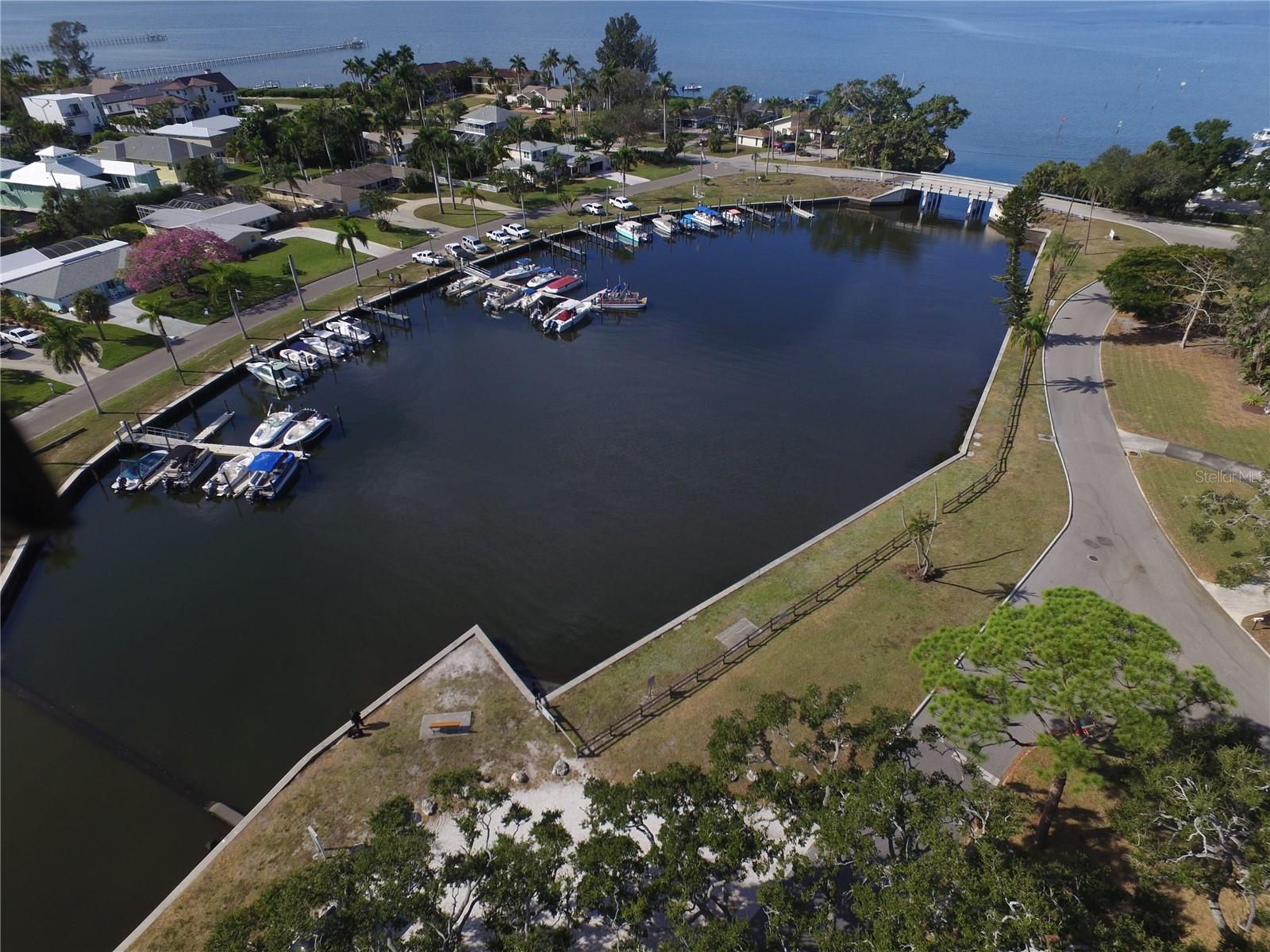 PALMA SOLA PARK - Residential