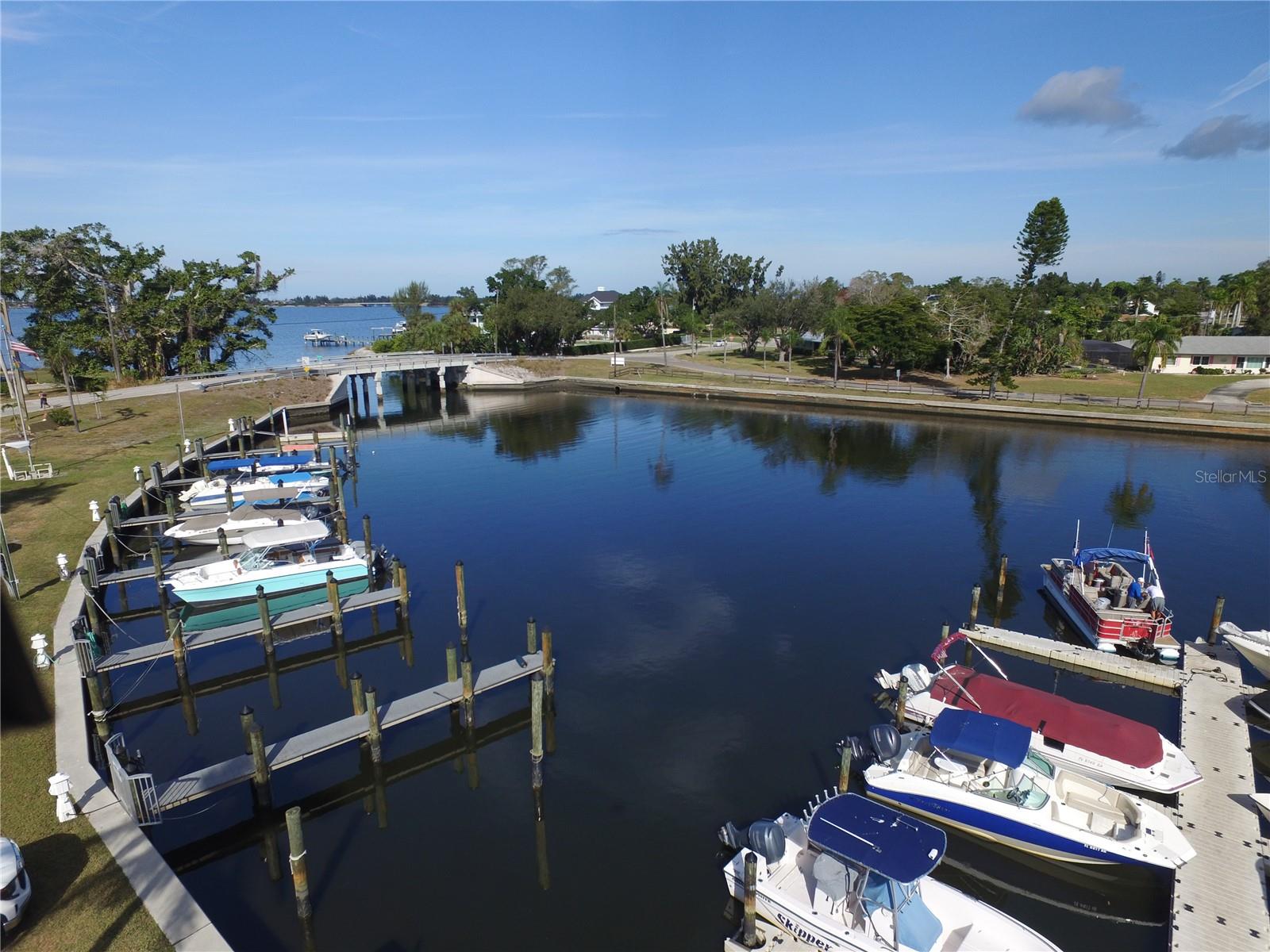 PALMA SOLA PARK - Residential