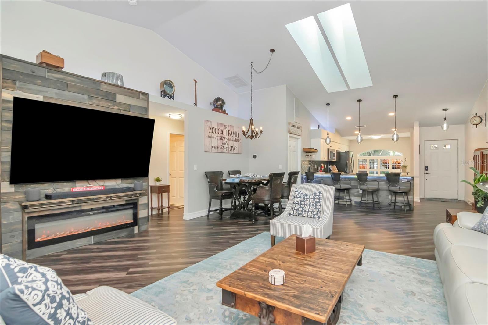 BROOKFIELD - Residential