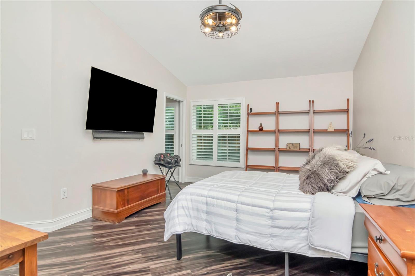 BROOKFIELD - Residential