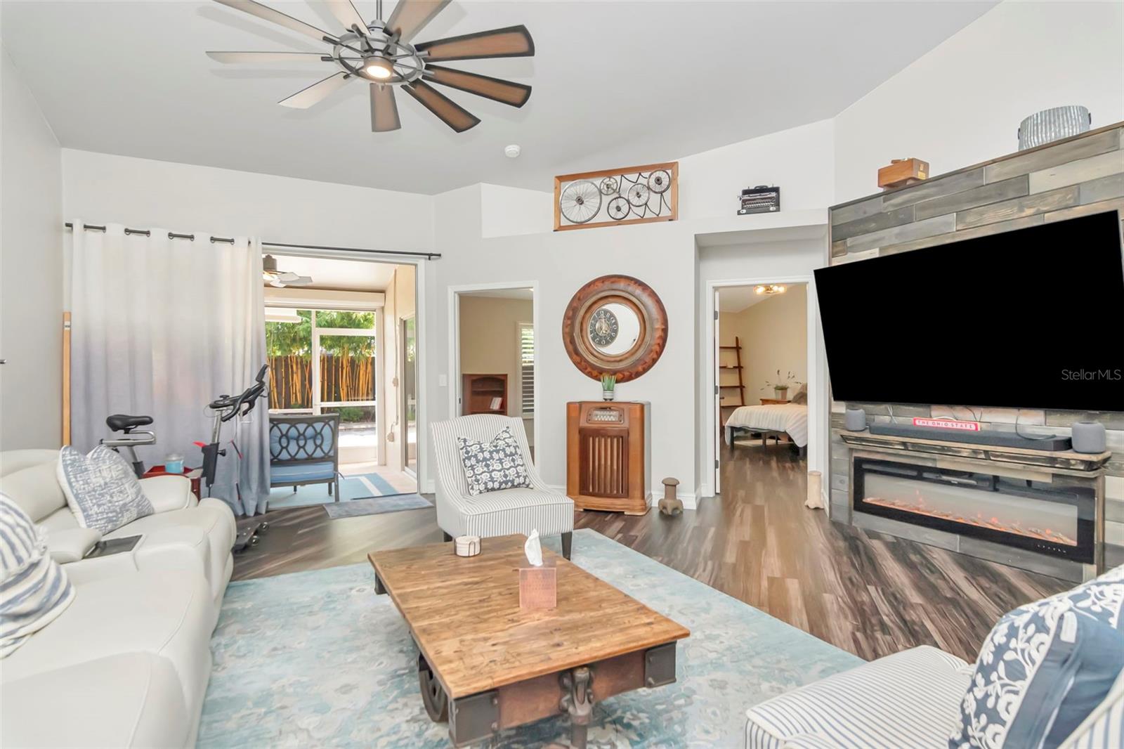 BROOKFIELD - Residential