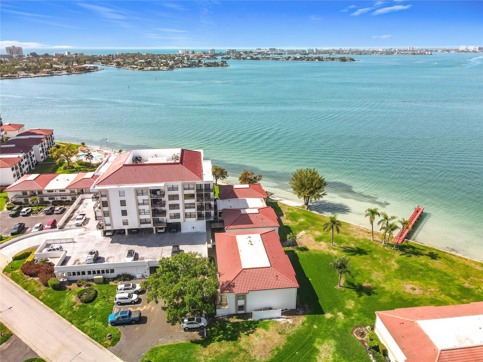 CASA DEL MAR CONDO III - Residential