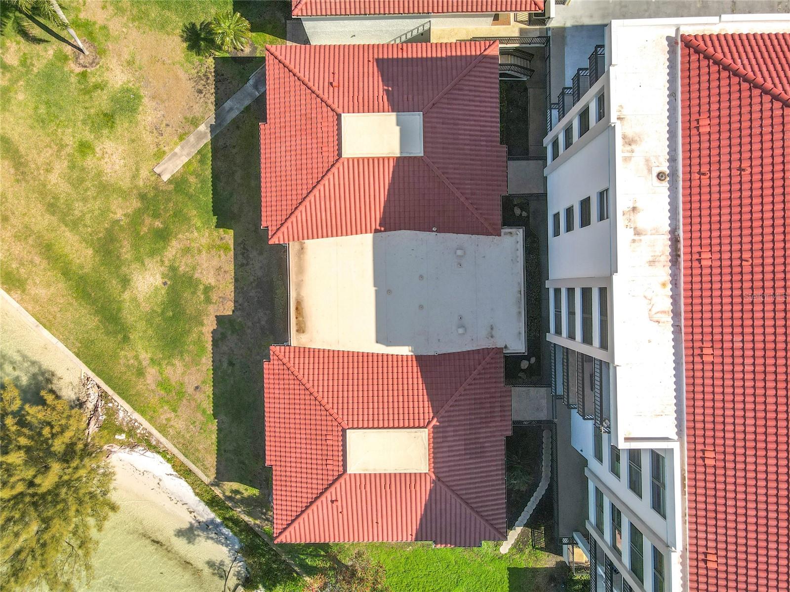 CASA DEL MAR CONDO III - Residential