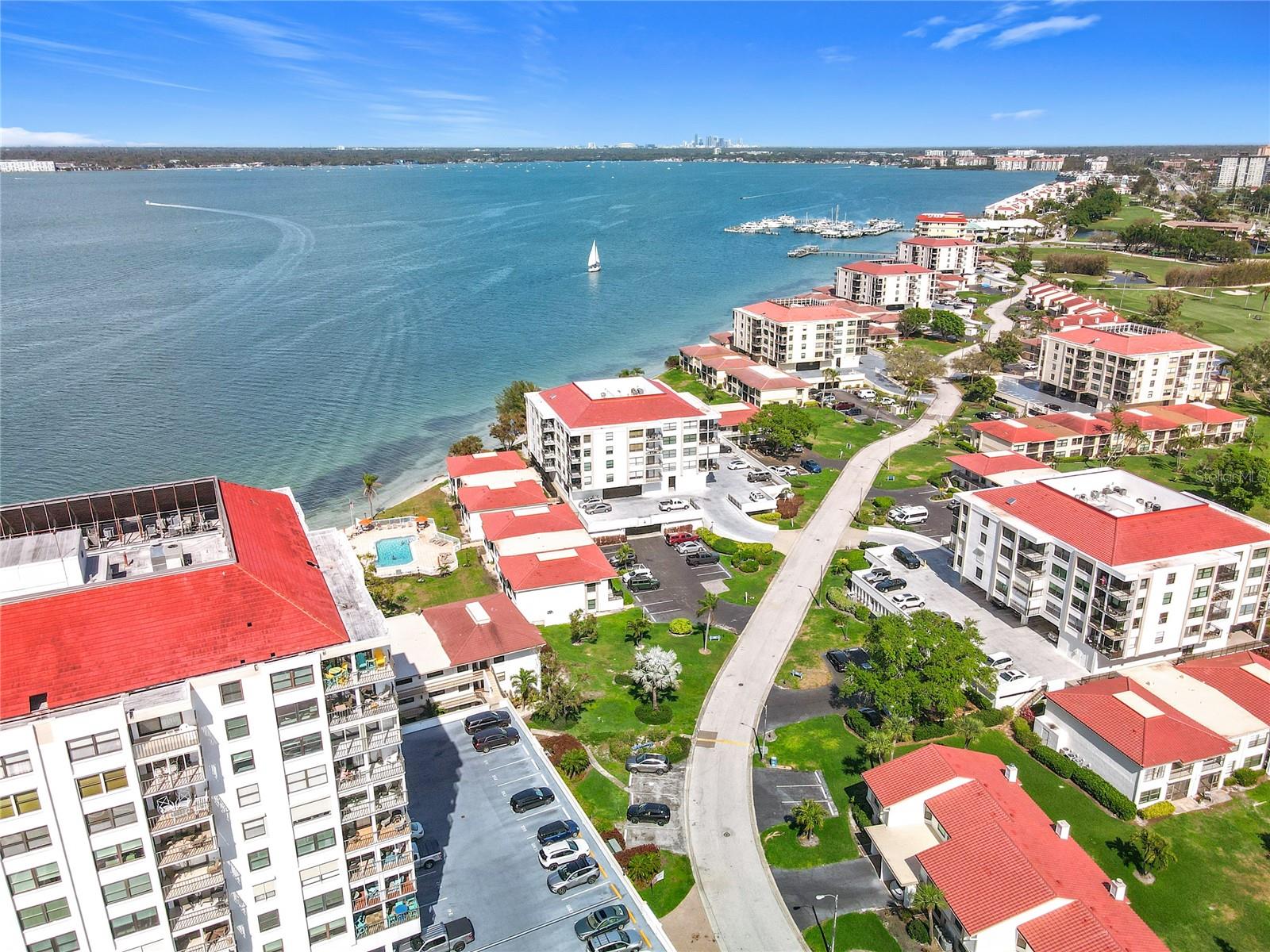 CASA DEL MAR CONDO III - Residential