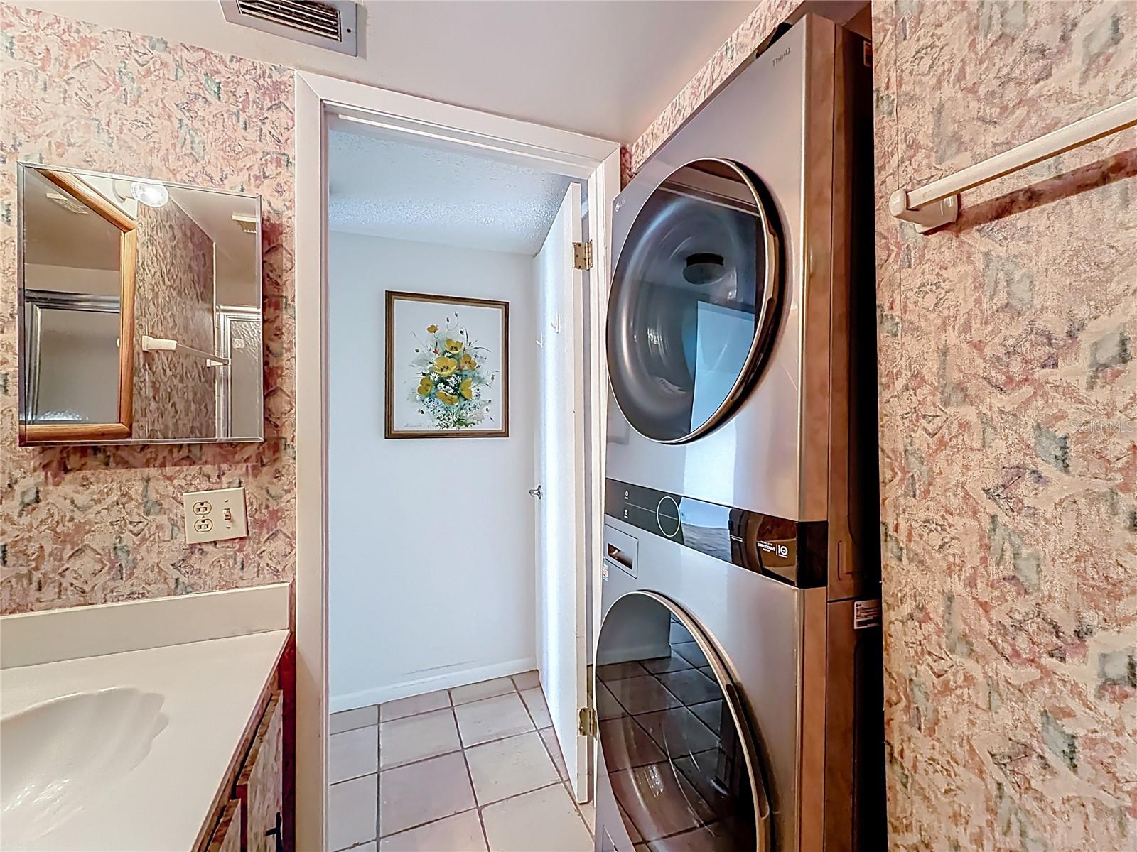 CASA DEL MAR CONDO III - Residential