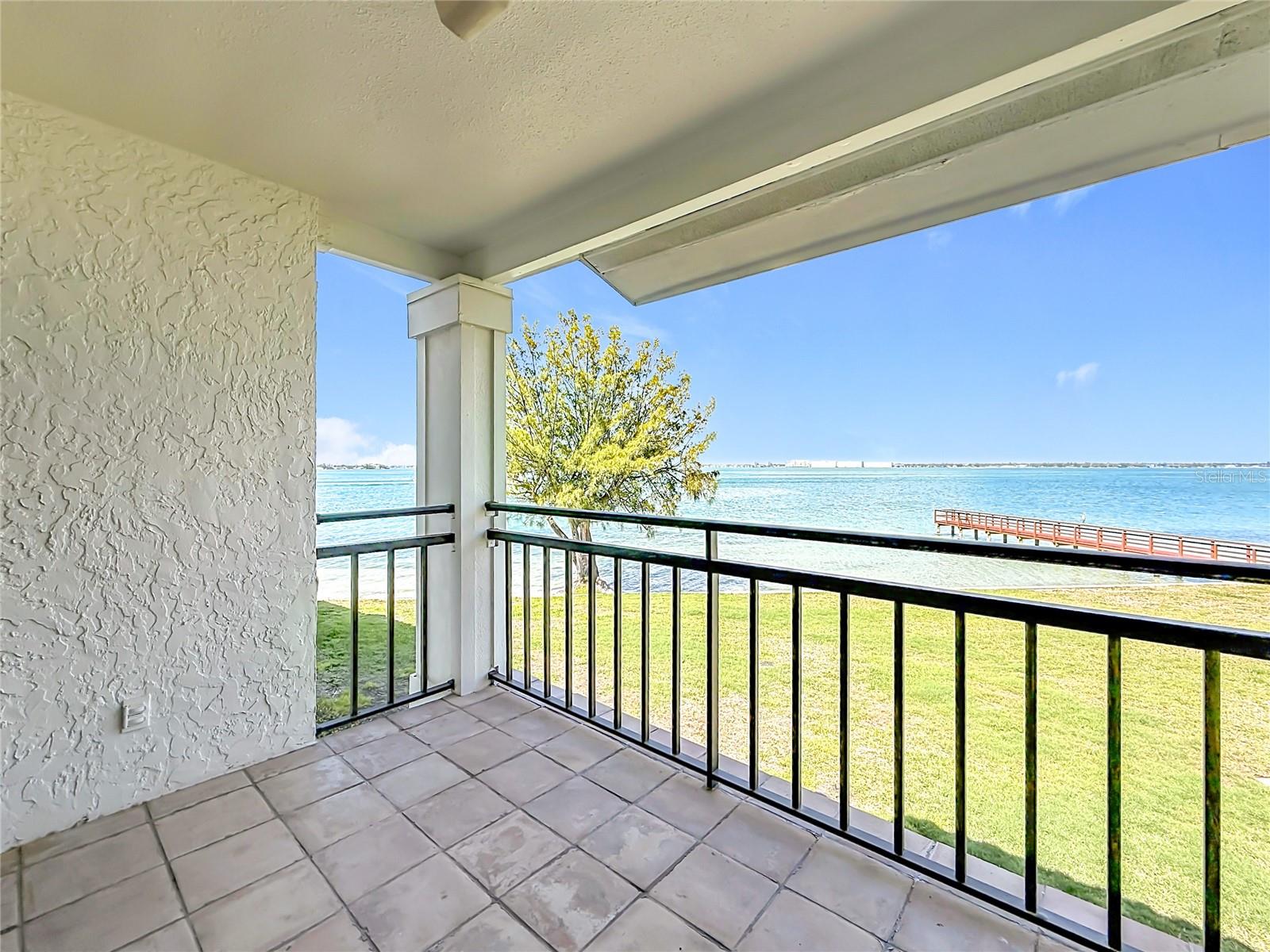 CASA DEL MAR CONDO III - Residential