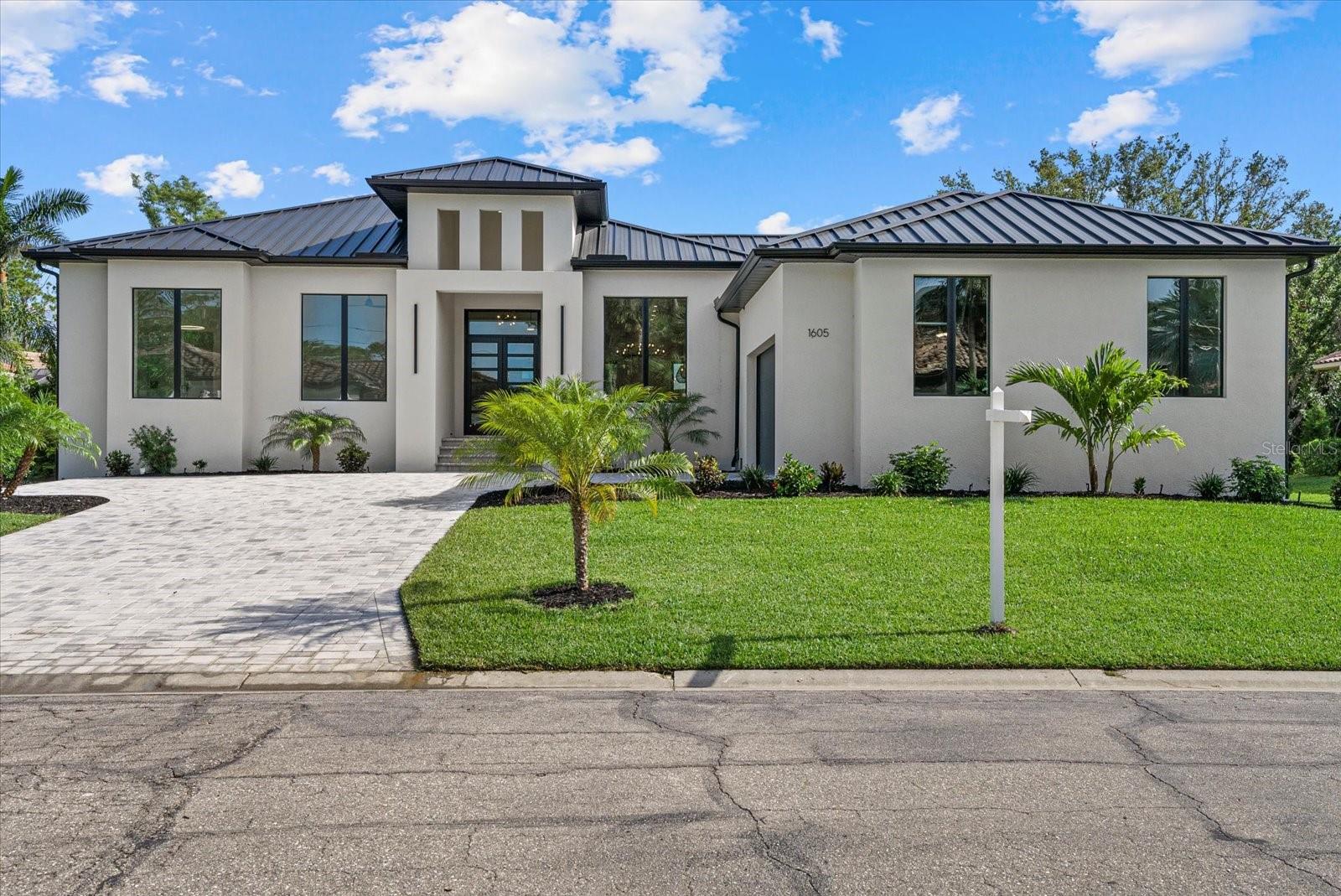 1605 LANDFALL DRIVE