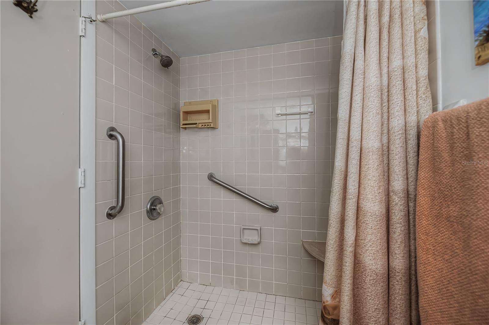 OAK FORREST - Residential