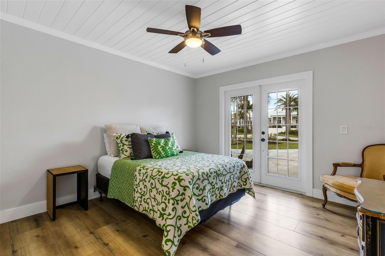 VENICE ISLAND NW OF DOWNTOWN W-622000 - Residential