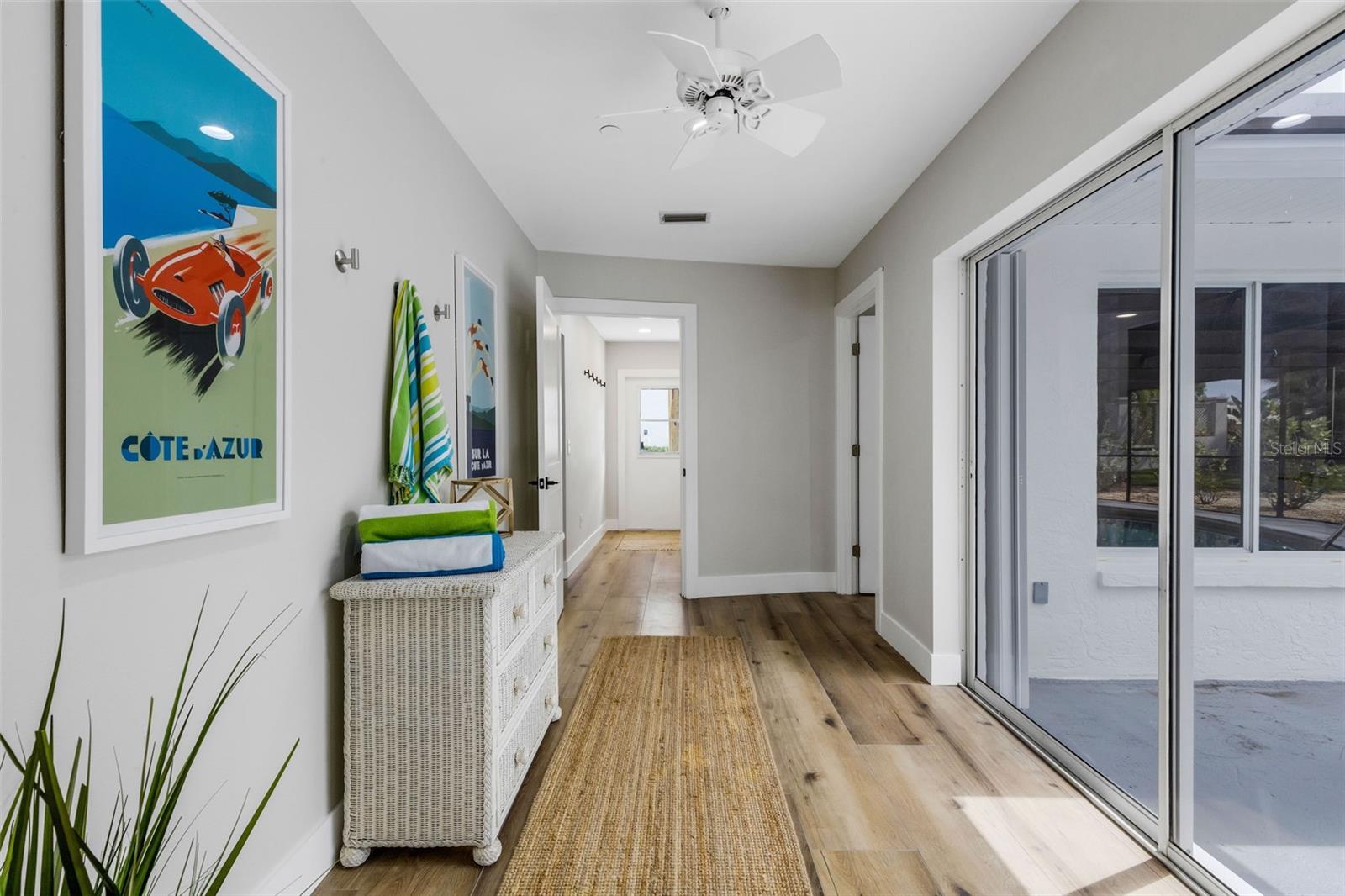 VENICE ISLAND NW OF DOWNTOWN W-622000 - Residential