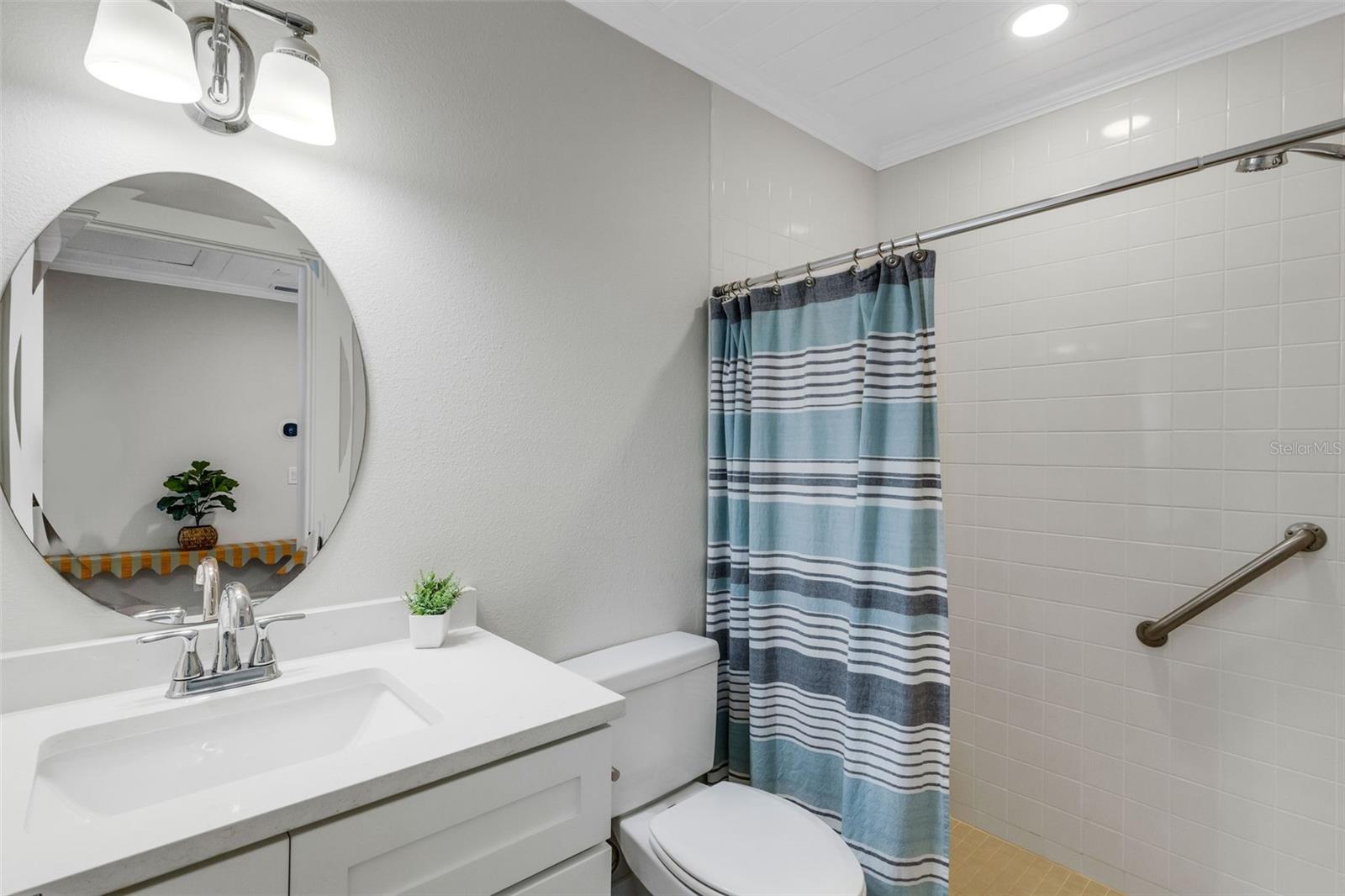 VENICE ISLAND NW OF DOWNTOWN W-622000 - Residential