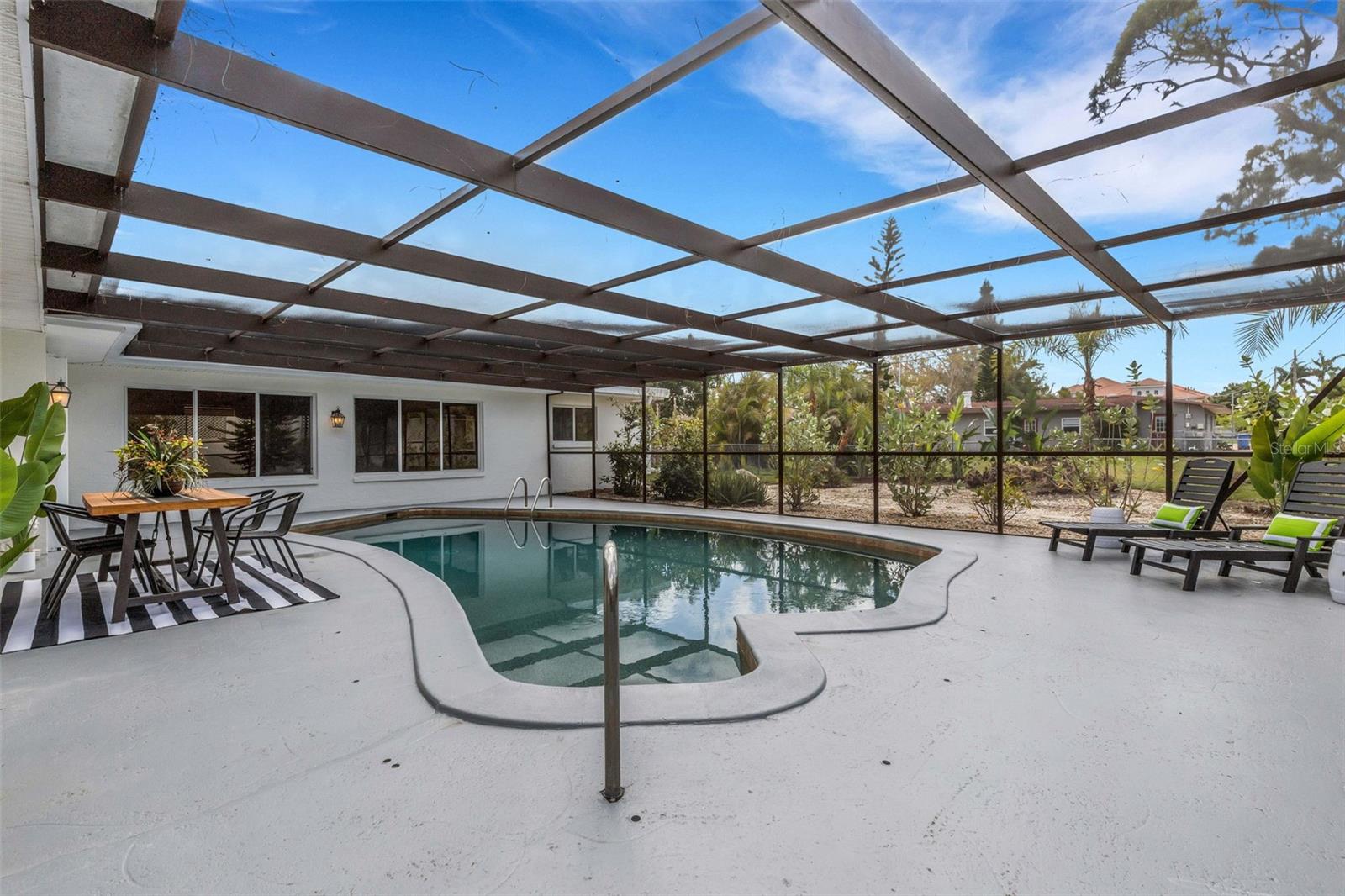 VENICE ISLAND NW OF DOWNTOWN W-622000 - Residential