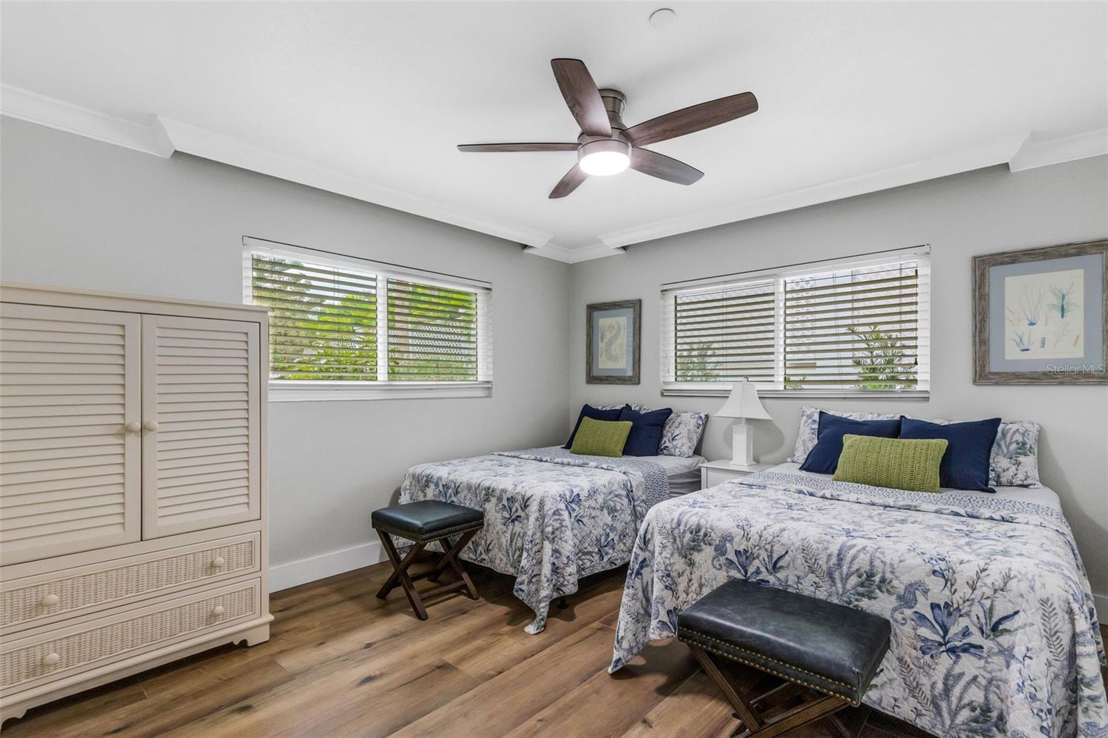 VENICE ISLAND NW OF DOWNTOWN W-622000 - Residential