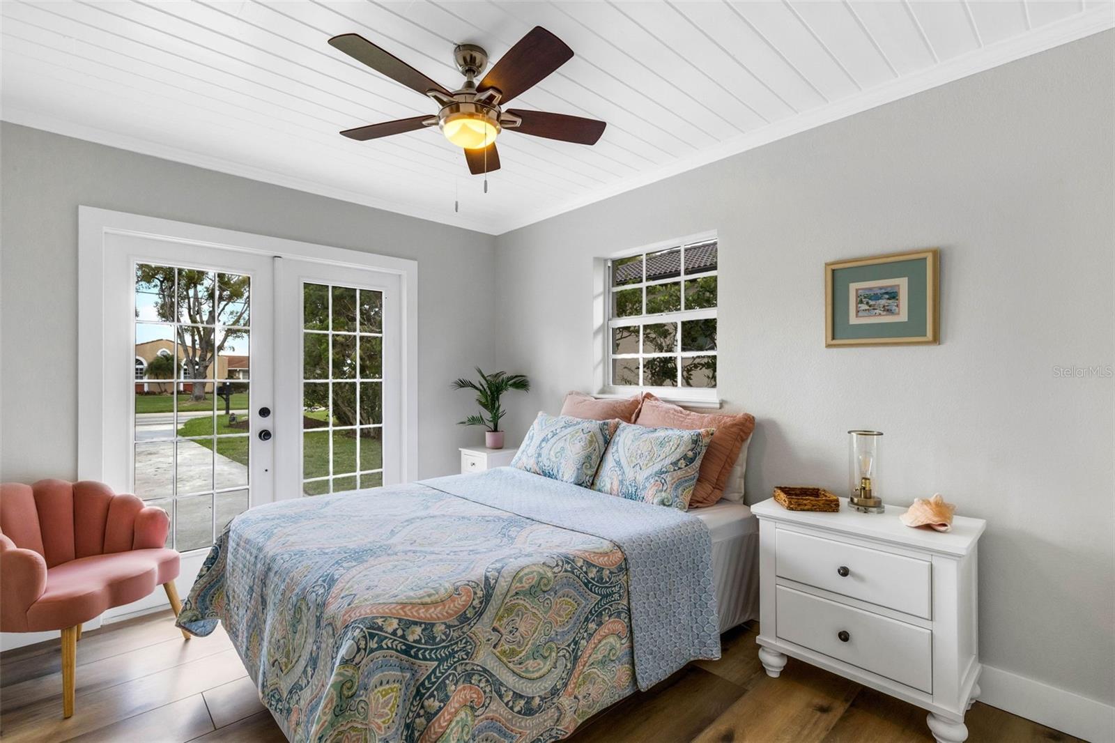 VENICE ISLAND NW OF DOWNTOWN W-622000 - Residential