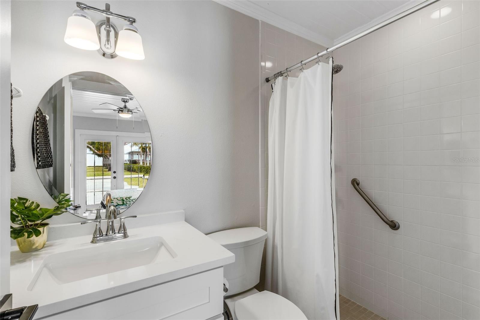 VENICE ISLAND NW OF DOWNTOWN W-622000 - Residential