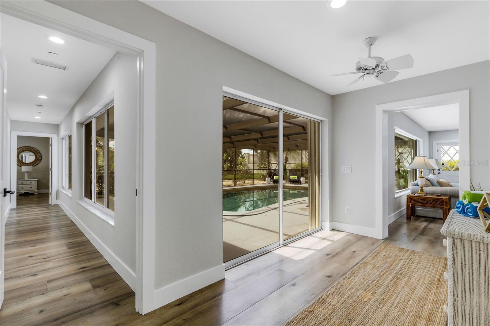 VENICE ISLAND NW OF DOWNTOWN W-622000 - Residential