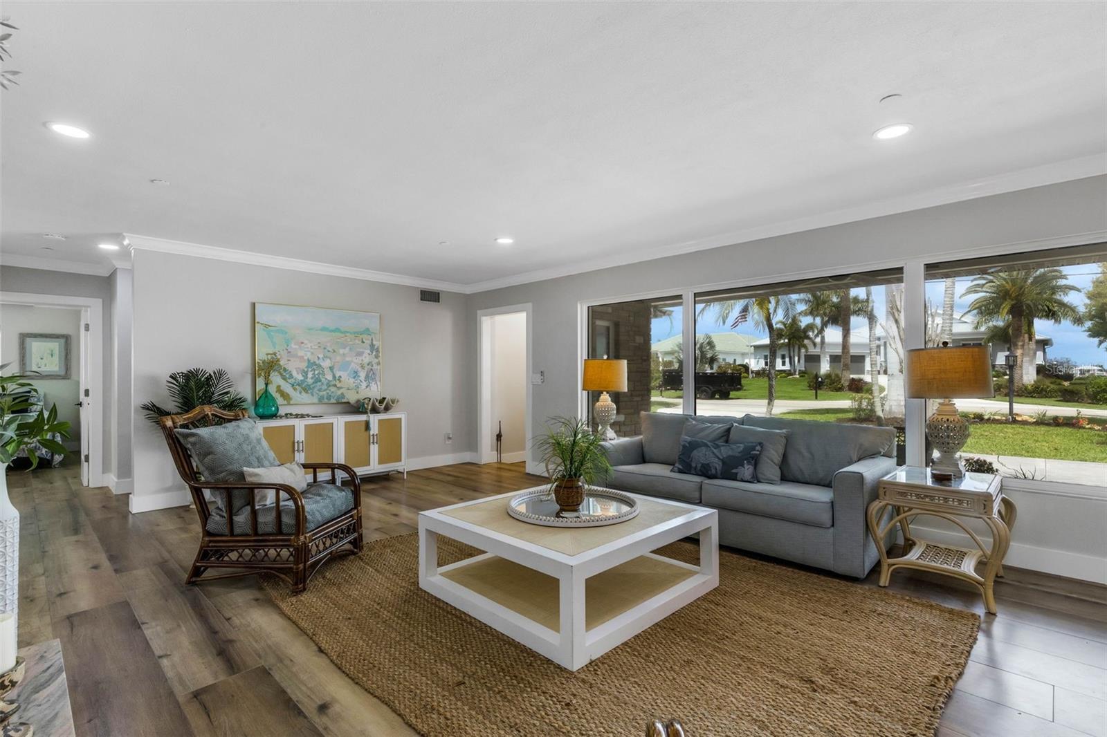 VENICE ISLAND NW OF DOWNTOWN W-622000 - Residential