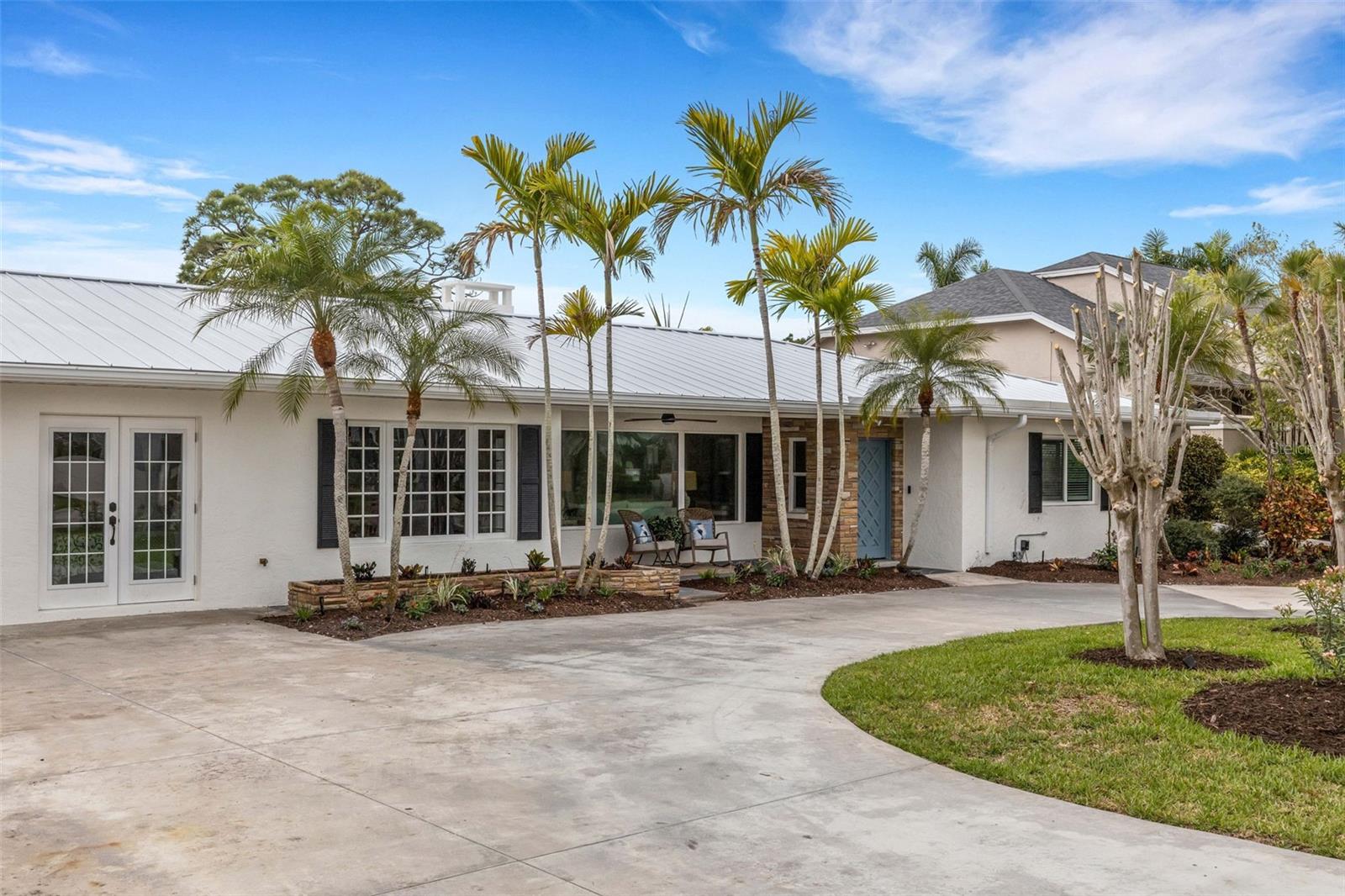 VENICE ISLAND NW OF DOWNTOWN W-622000 - Residential