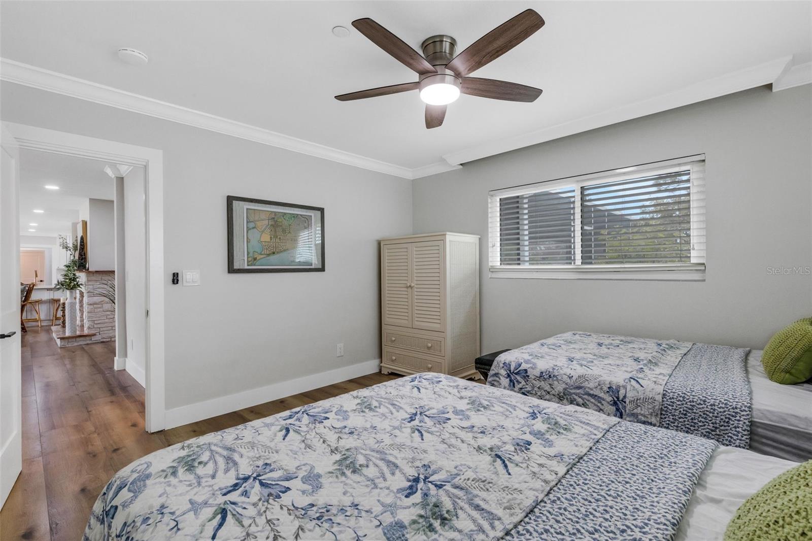 VENICE ISLAND NW OF DOWNTOWN W-622000 - Residential