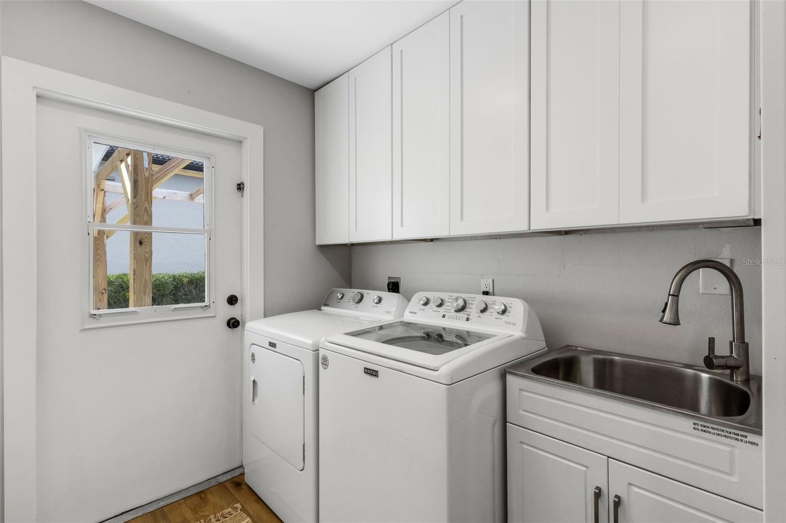 VENICE ISLAND NW OF DOWNTOWN W-622000 - Residential