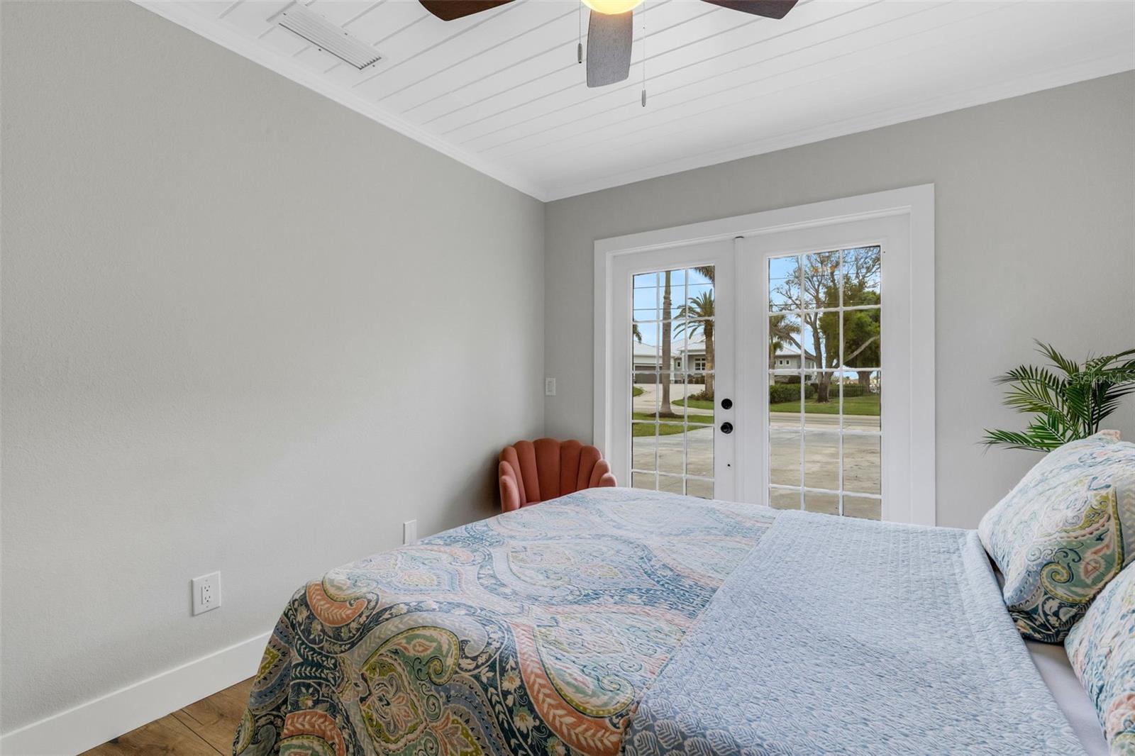 VENICE ISLAND NW OF DOWNTOWN W-622000 - Residential