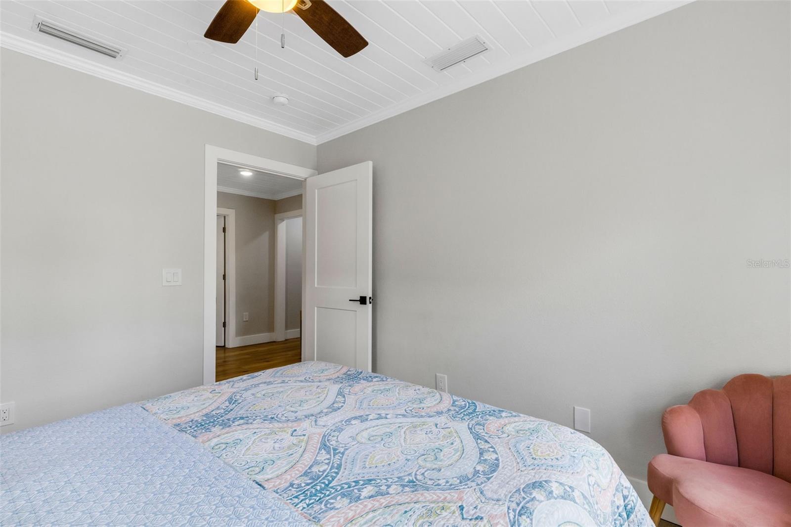 VENICE ISLAND NW OF DOWNTOWN W-622000 - Residential