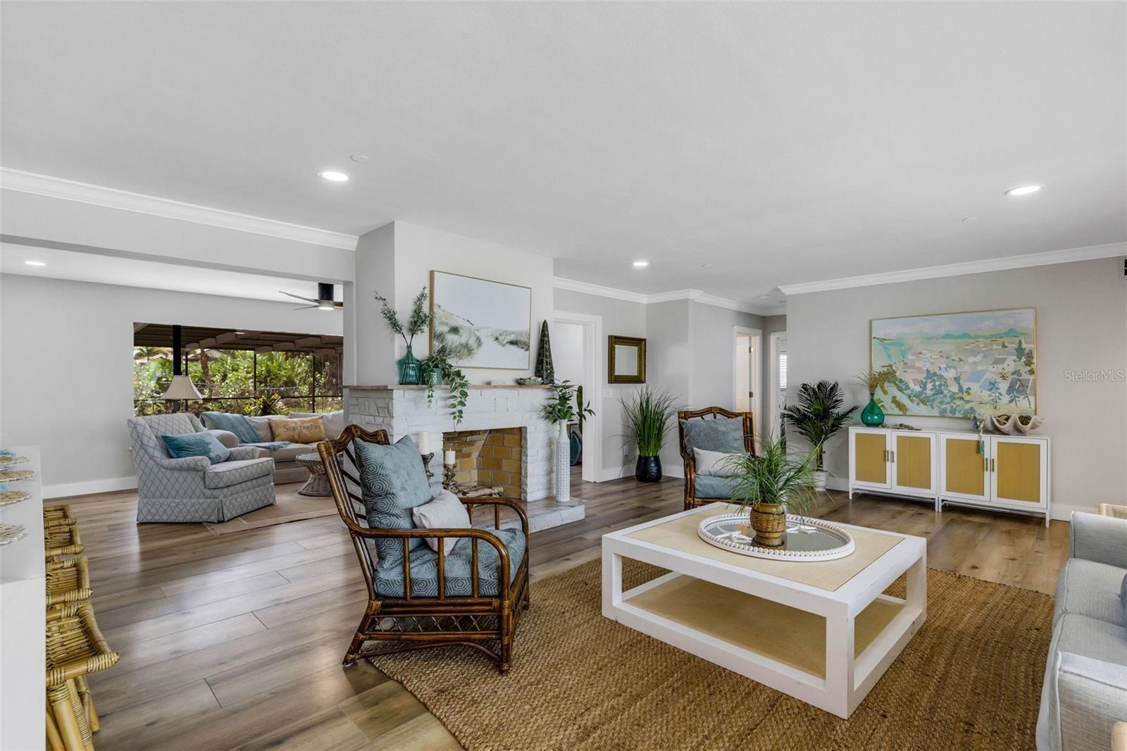 VENICE ISLAND NW OF DOWNTOWN W-622000 - Residential