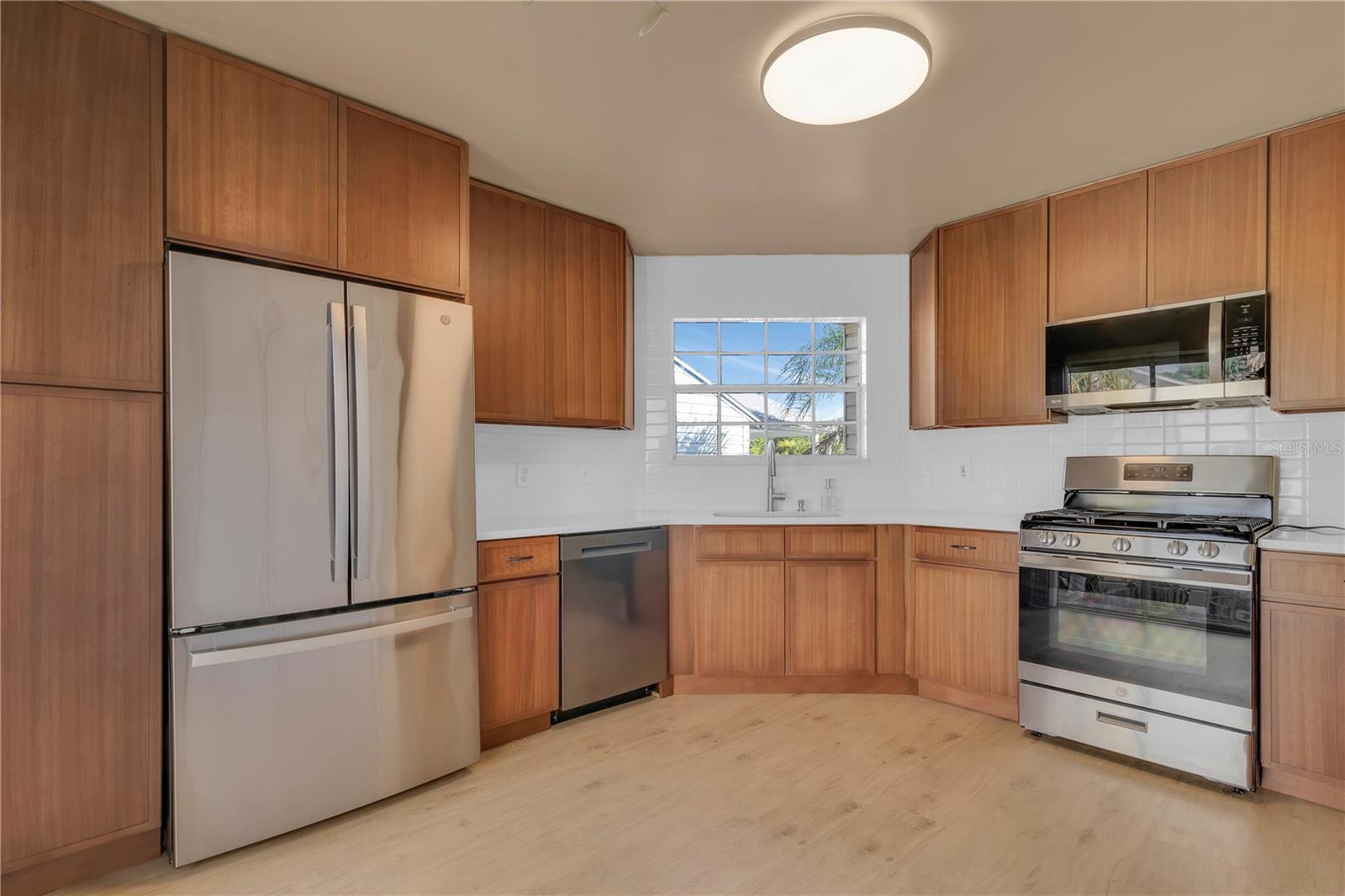 WESTLAKE MANOR UNIT 2B - Residential