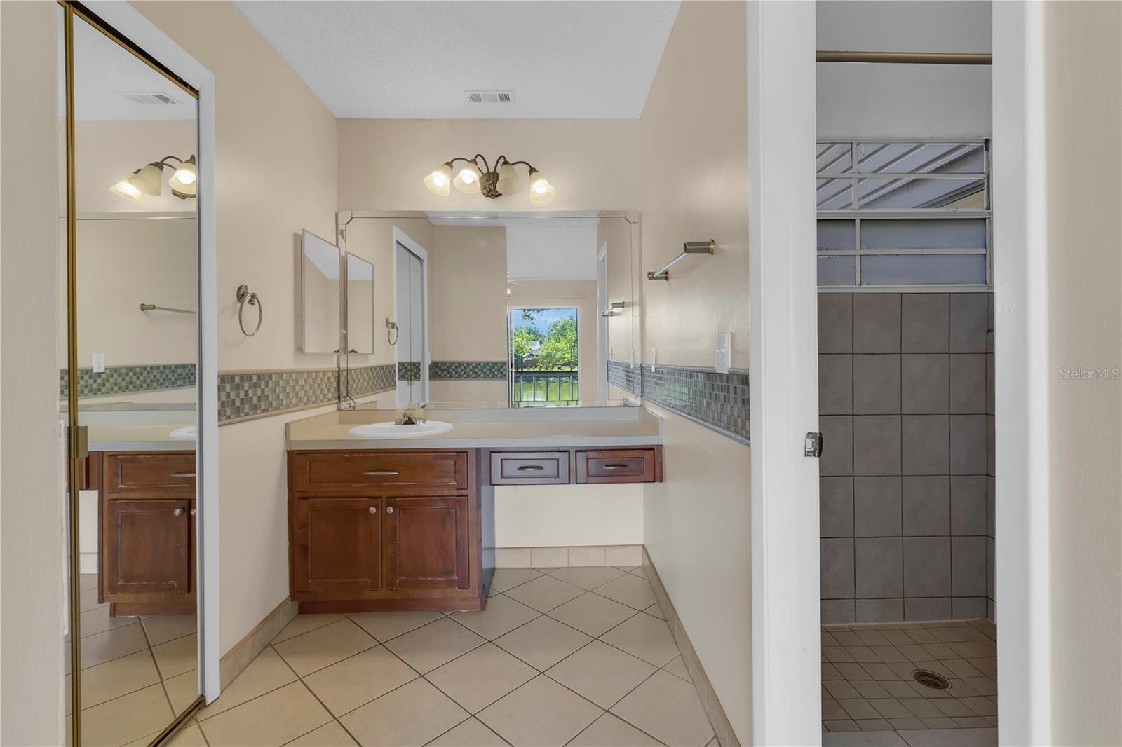 WESTLAKE MANOR UNIT 2B - Residential