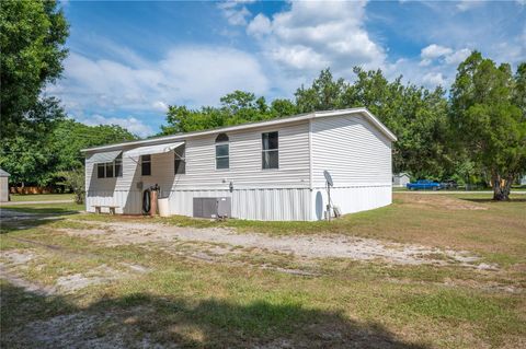 A home in LAKELAND